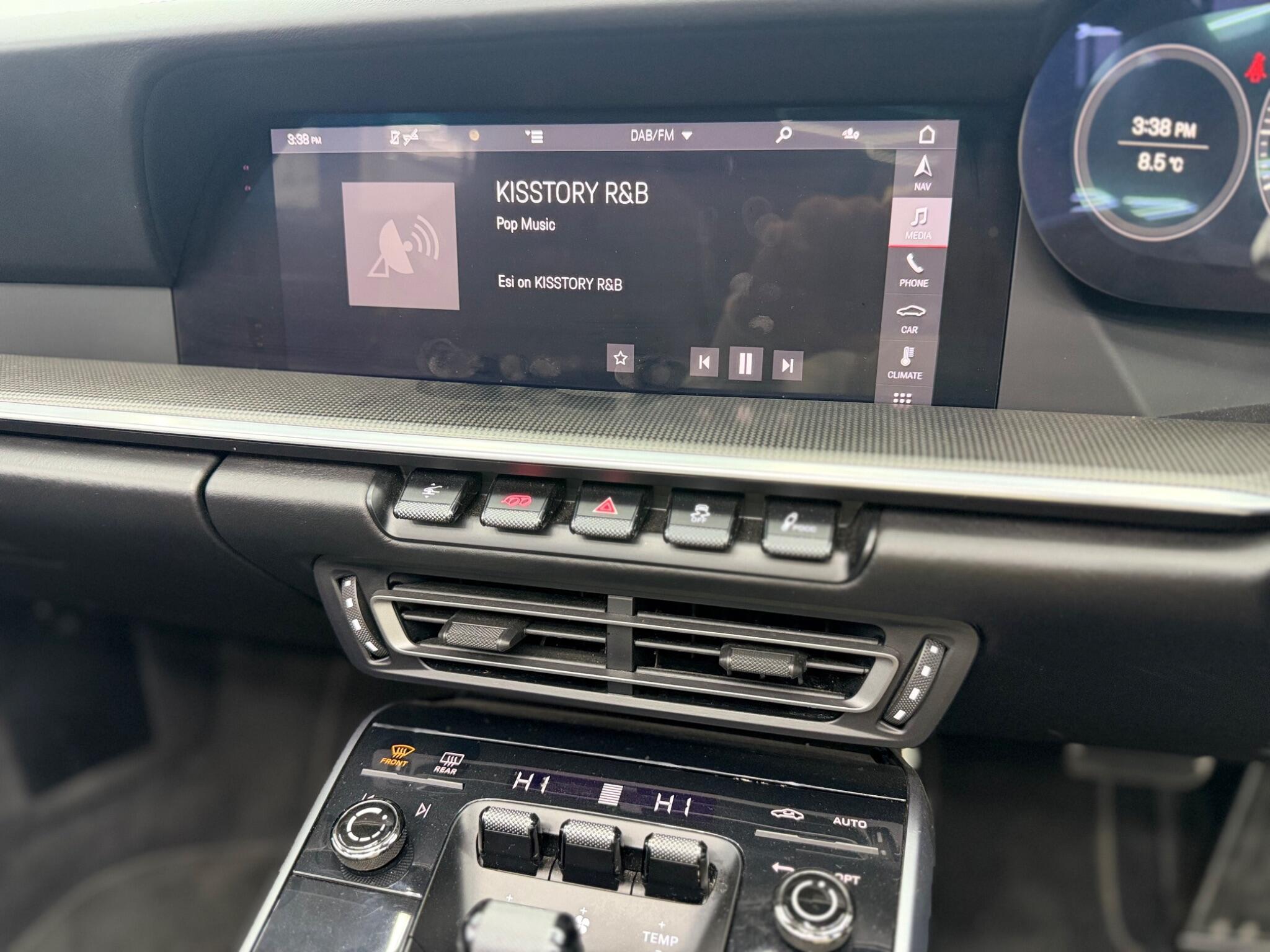 Porsche 911 - Image 37