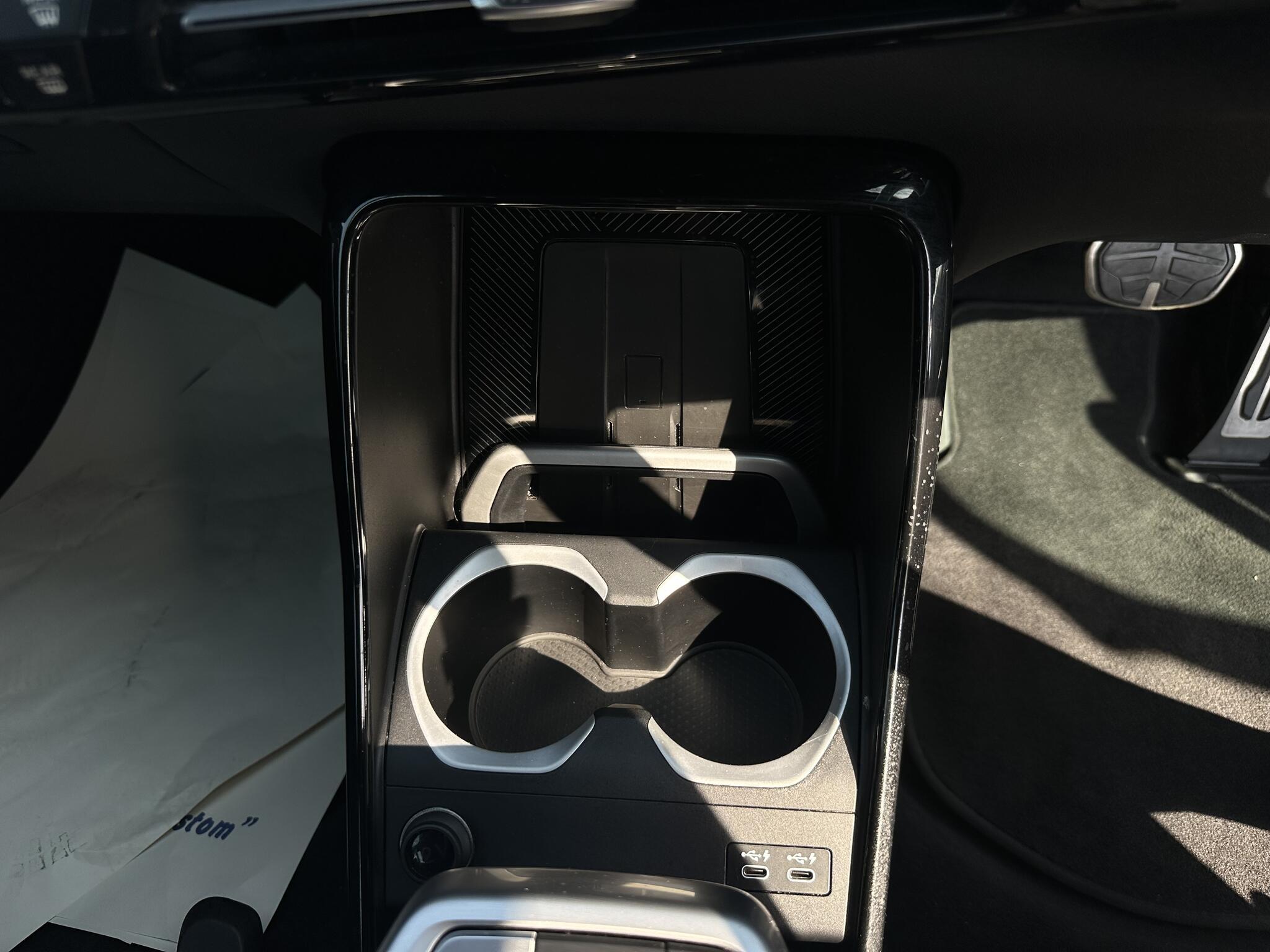 BMW iX1 - Image 9
