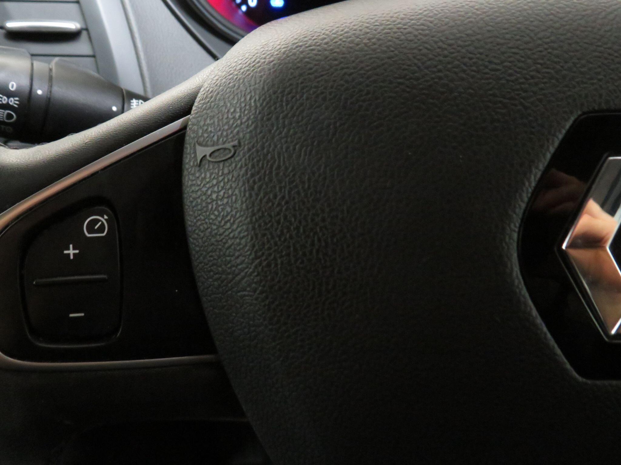 Renault Captur - Image 17