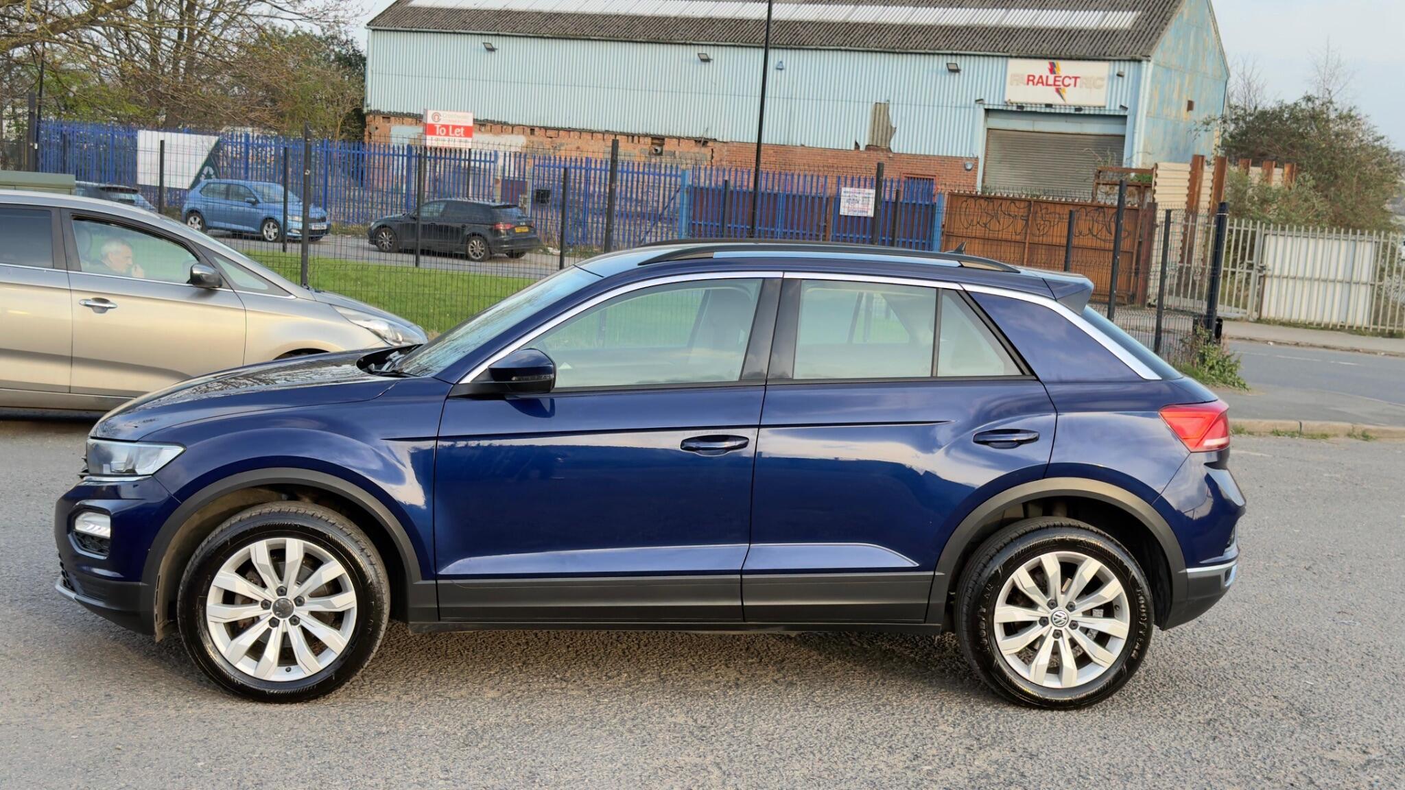 Volkswagen T-Roc - Image 10
