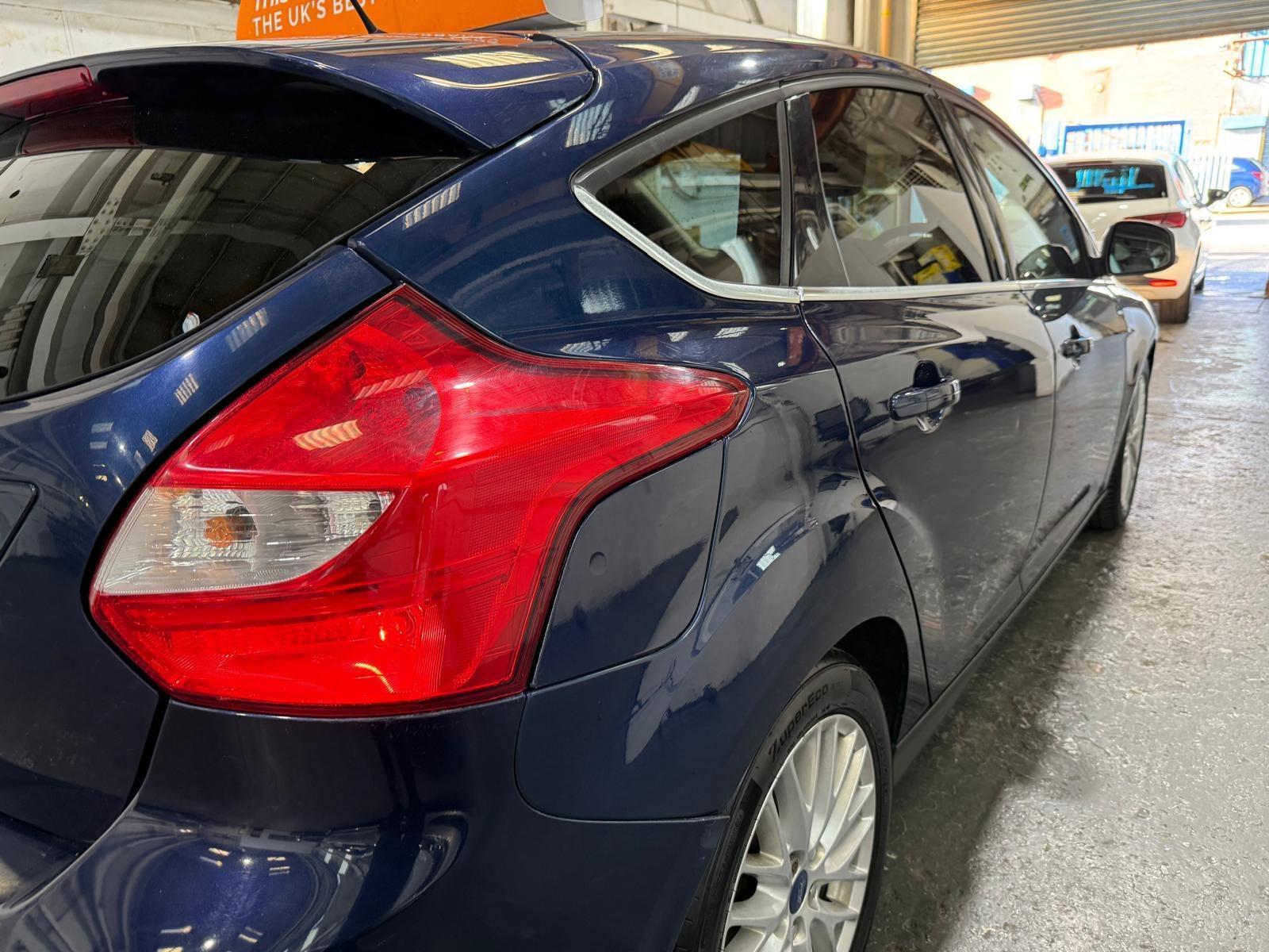 Ford Focus - Image 13