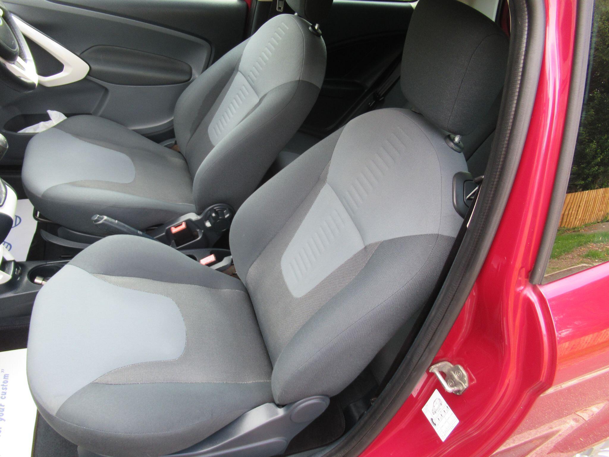 Ford KA - Image 14