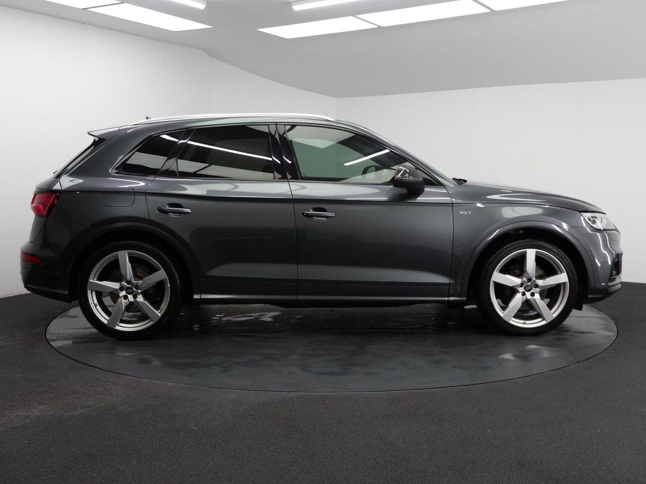 Audi SQ5 - Image 14