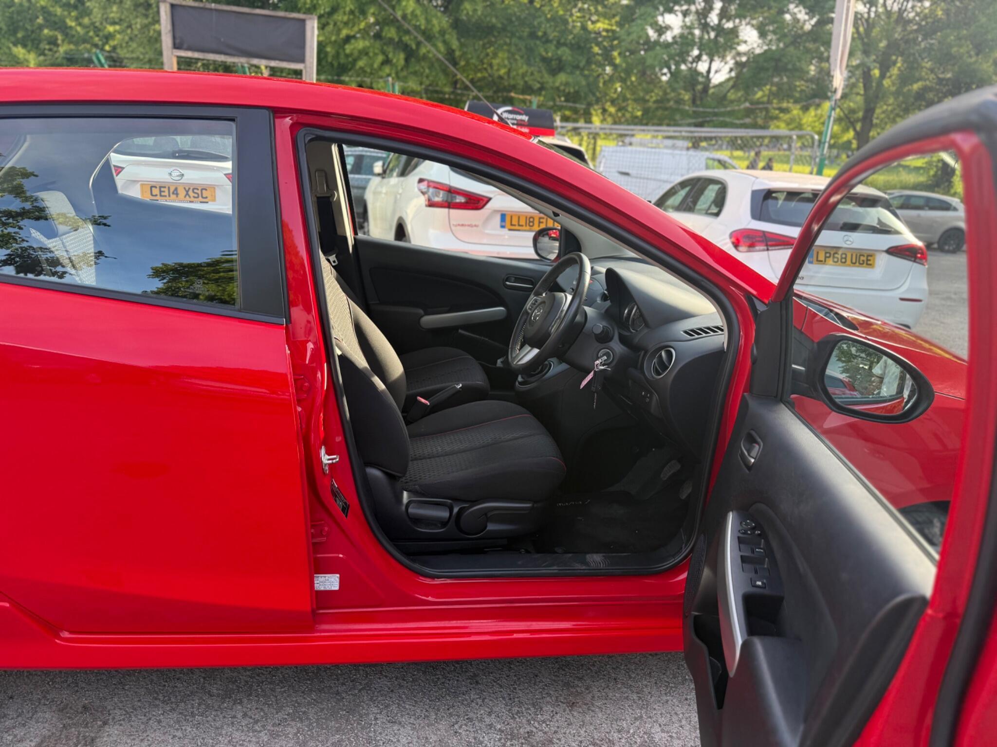 Mazda MAZDA2 - Image 16