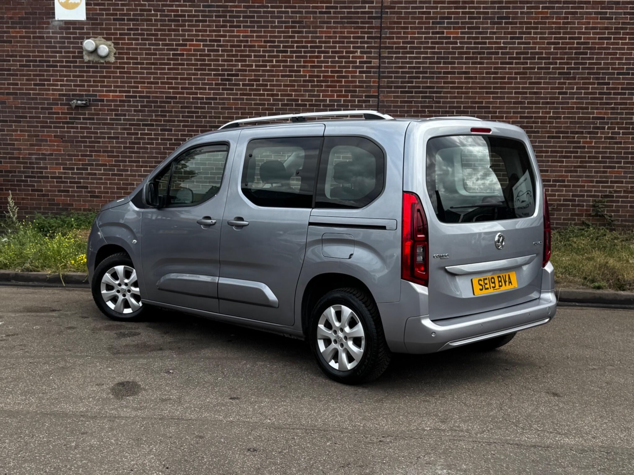 Vauxhall Combo Life - Image 4