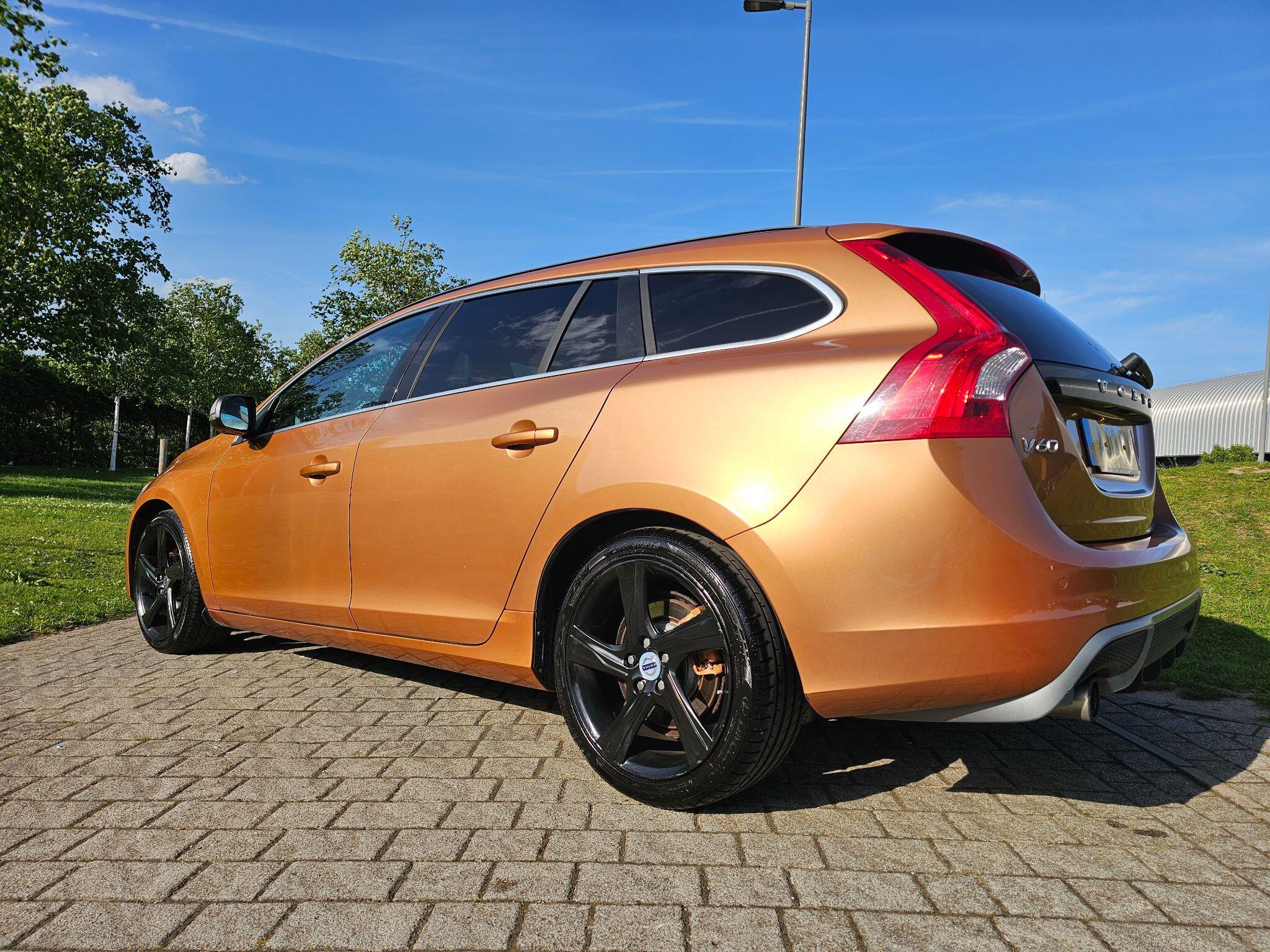 Volvo V60 - Image 2