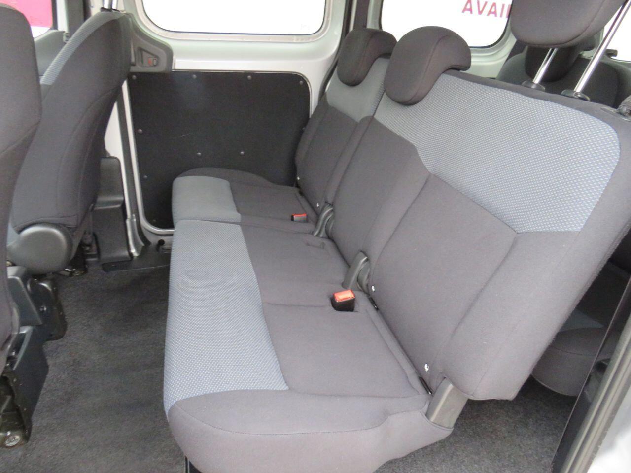 Nissan NV200 - Image 11