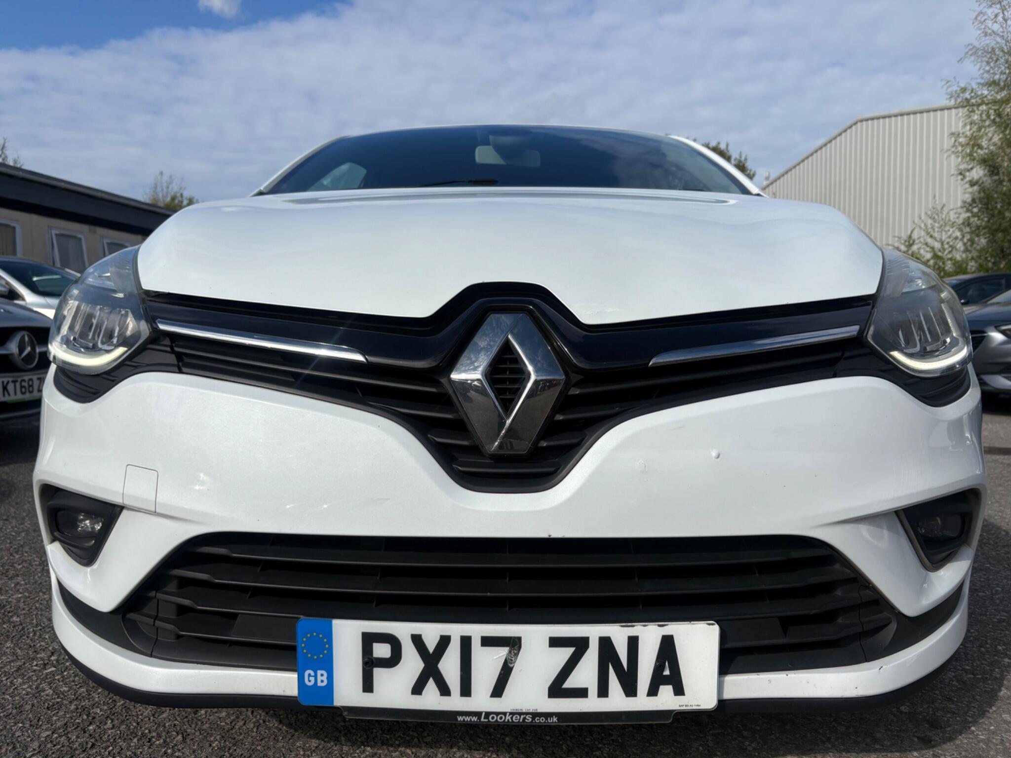 Renault Clio - Image 2
