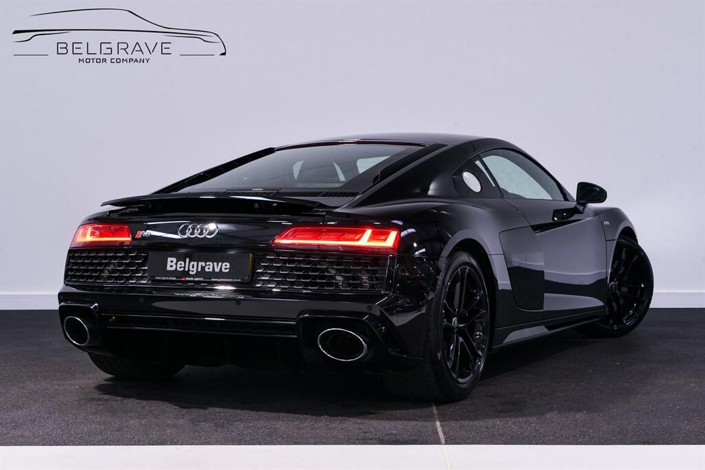 Audi R8 - Image 2