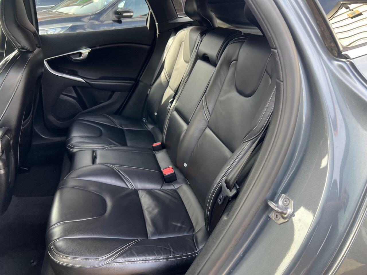 Volvo V40 - Image 16