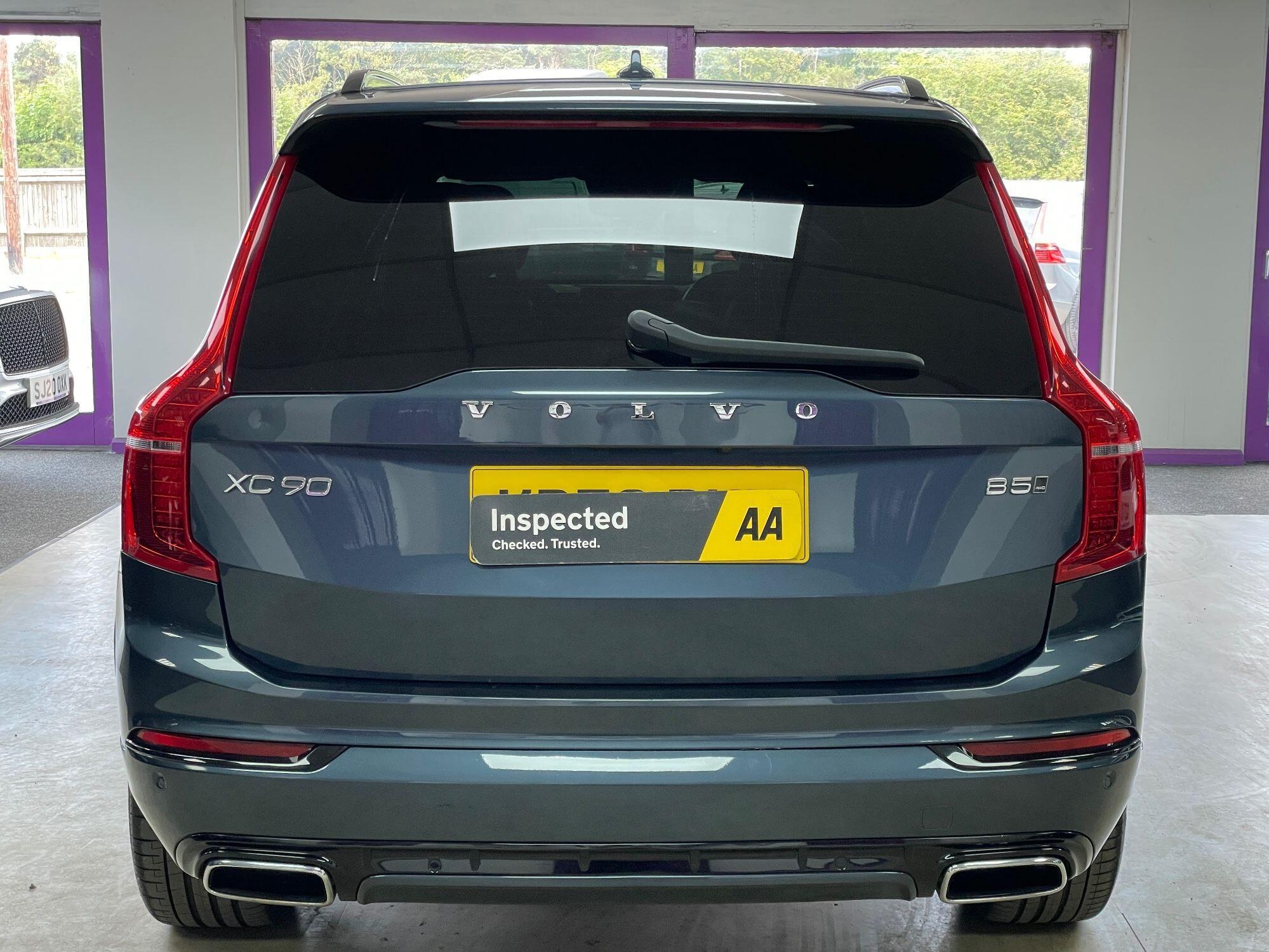 Volvo XC90 - Image 10