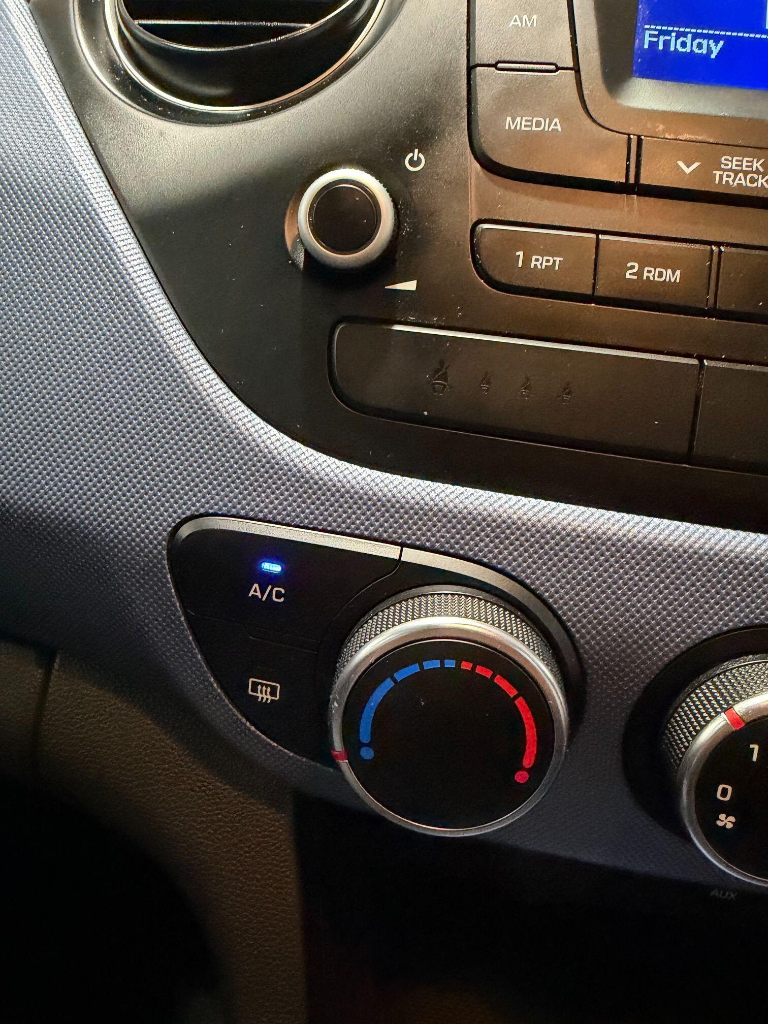 Hyundai i10 - Image 15