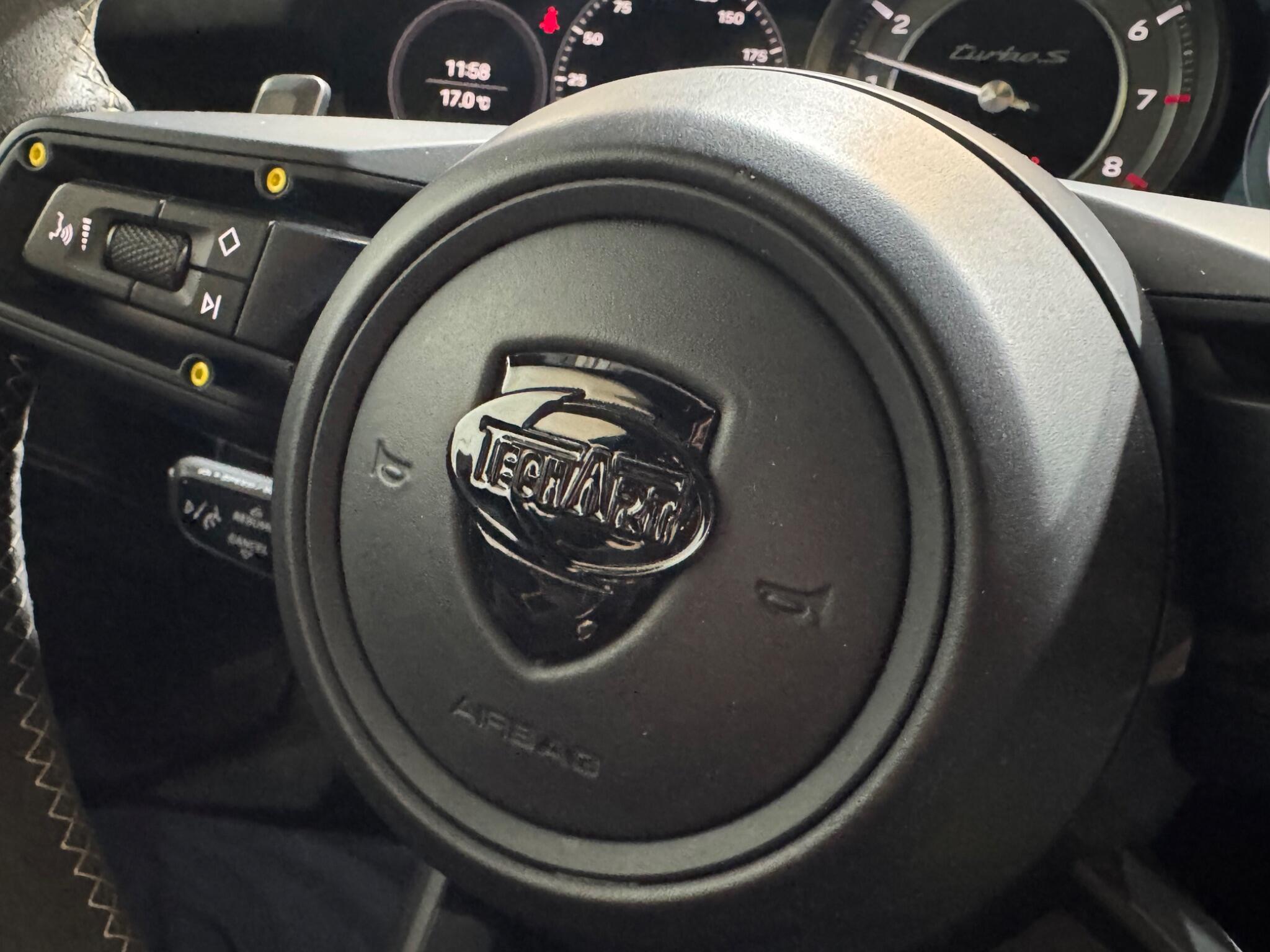 Porsche 911 - Image 15