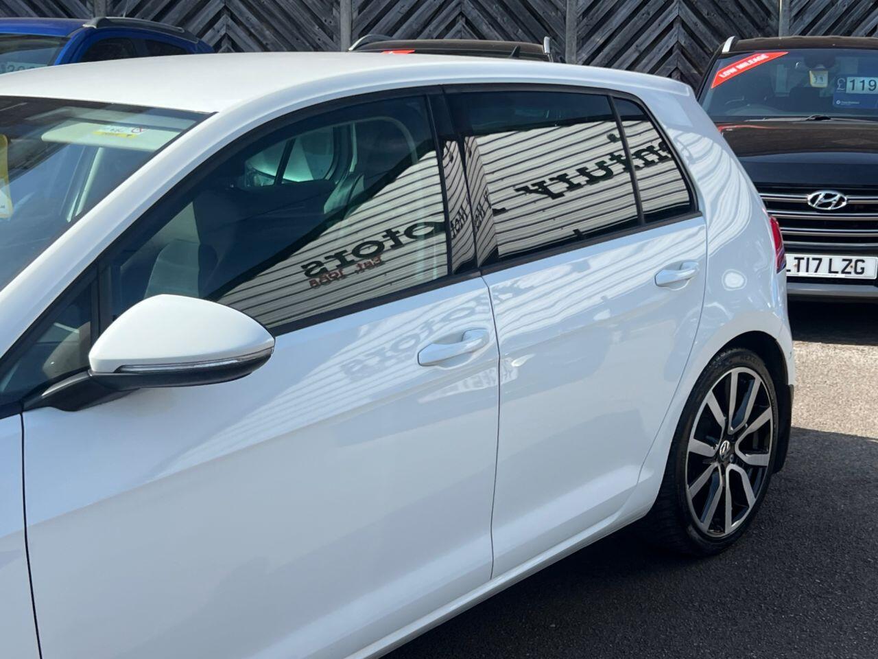 Volkswagen Golf - Image 13