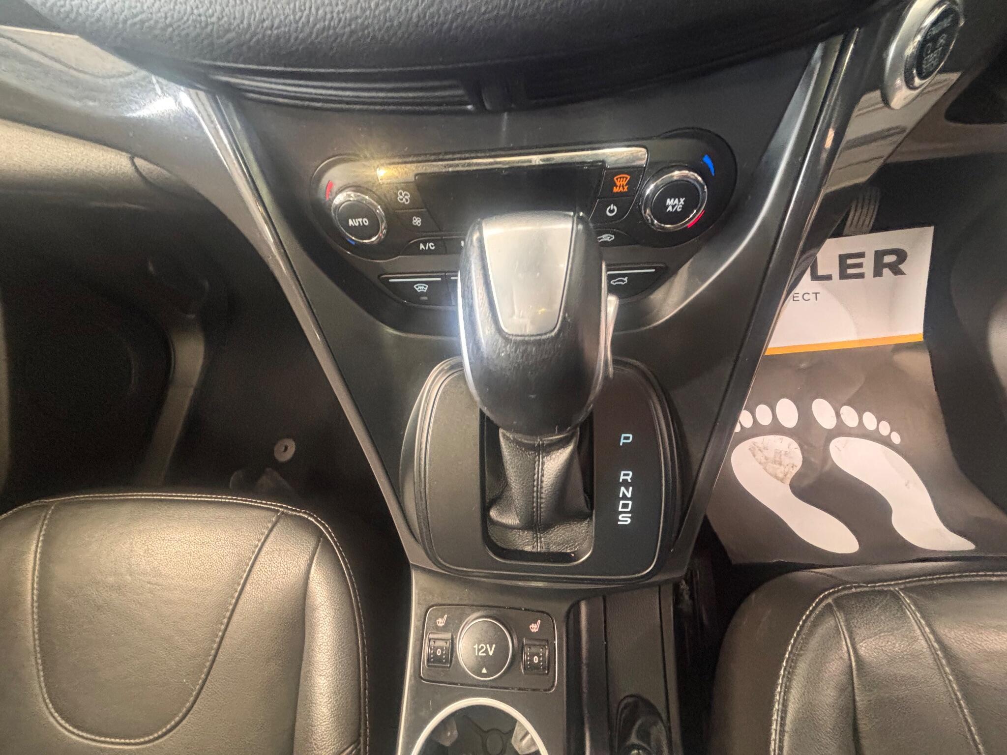 Ford Kuga - Image 17