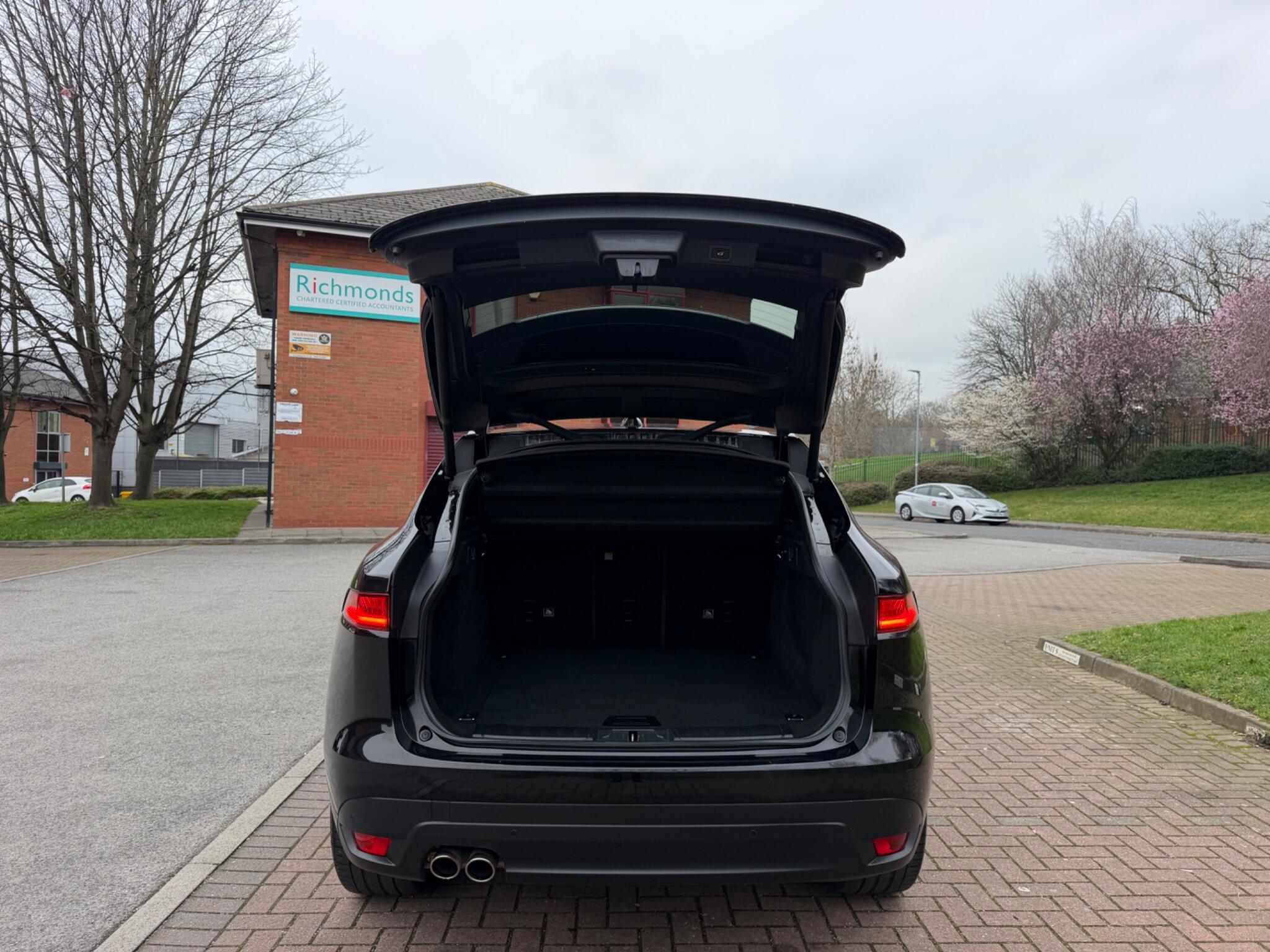 Jaguar F-Pace - Image 36