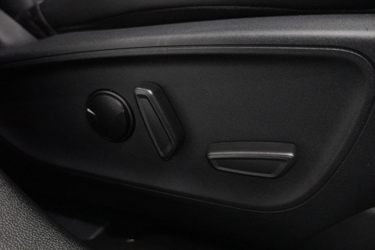 Ford Kuga - Image 20