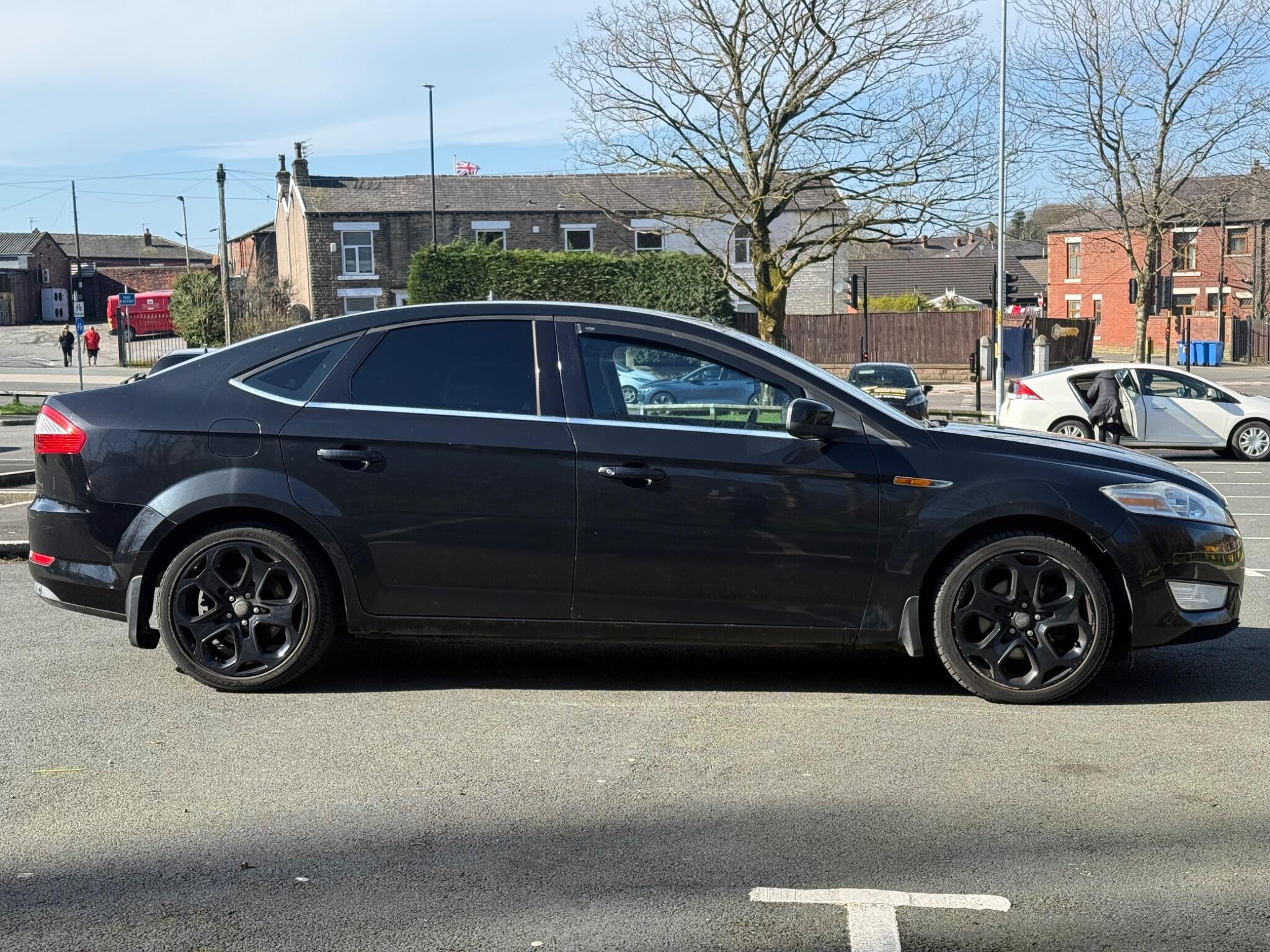 Ford Mondeo - Image 8