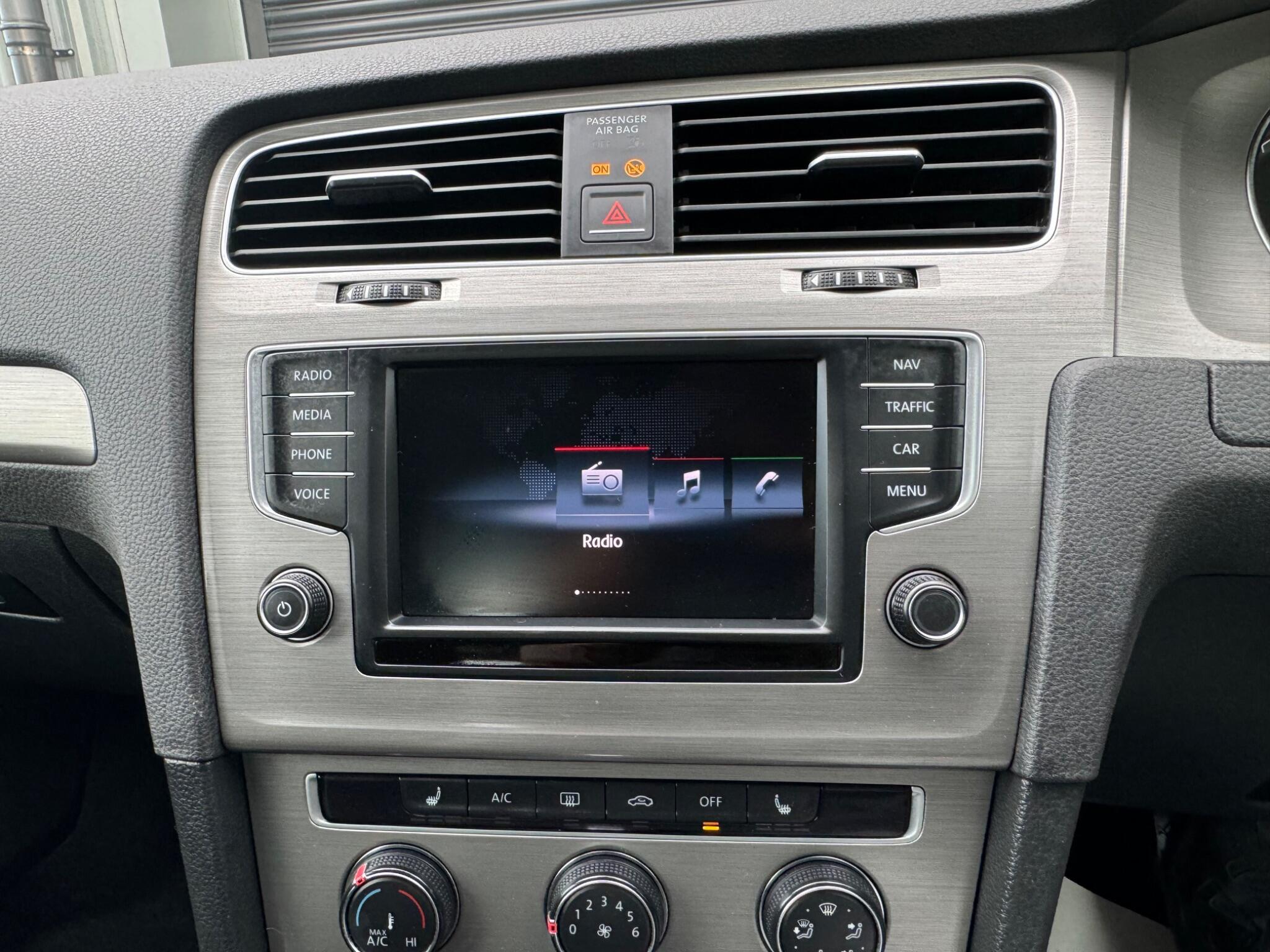 Volkswagen Golf - Image 16