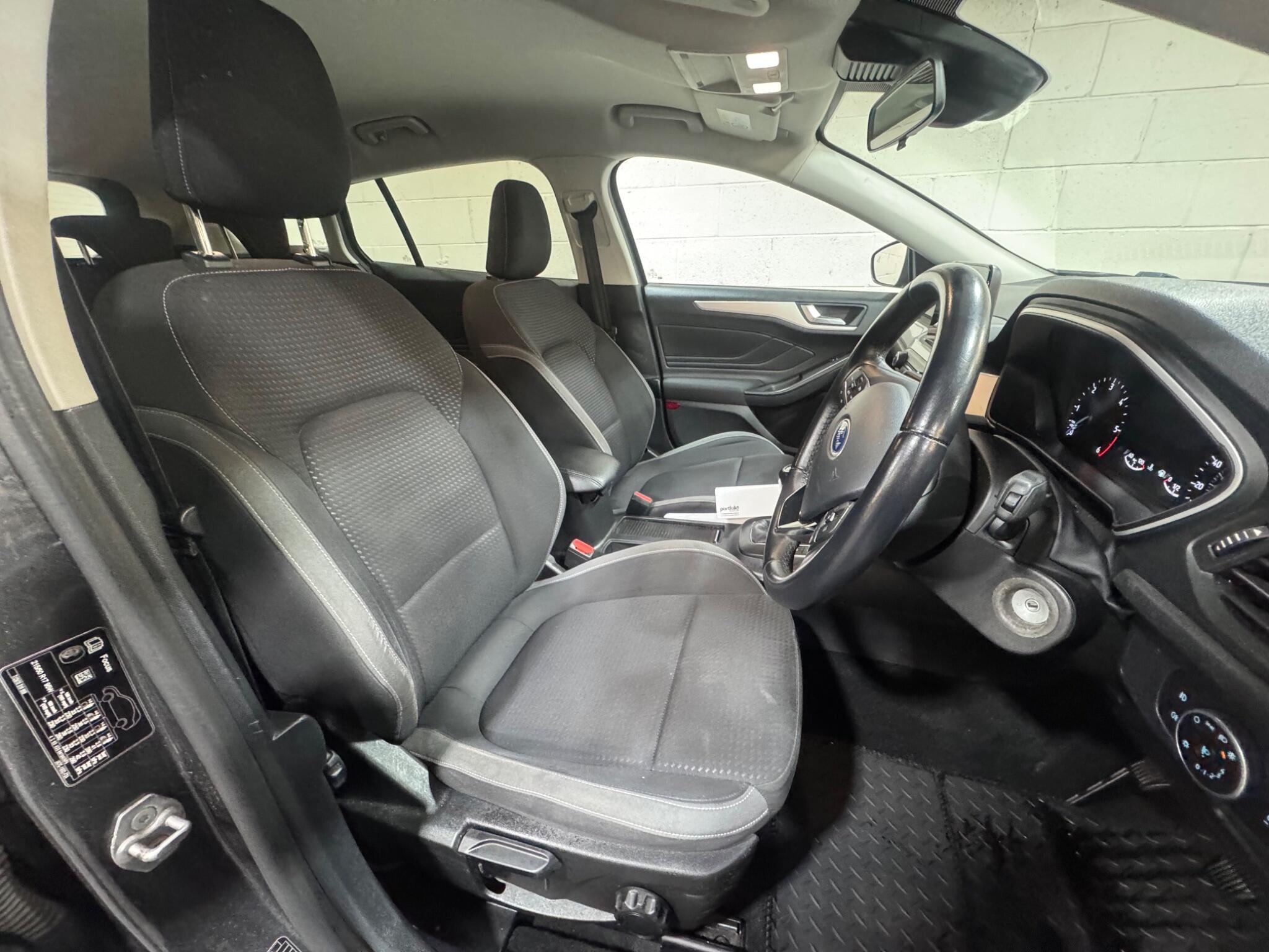 Ford Focus - Image 7
