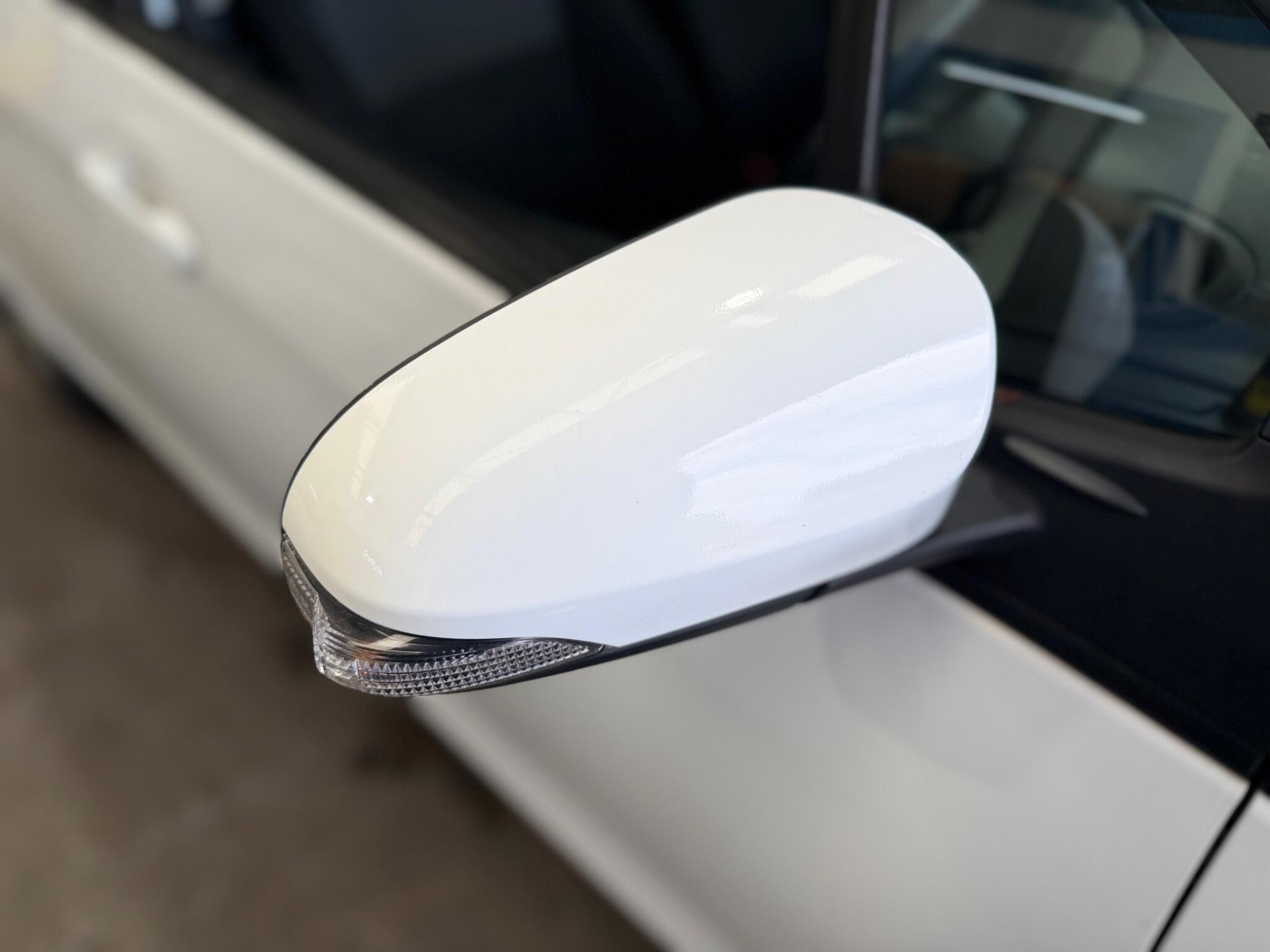 Toyota Yaris - Image 10