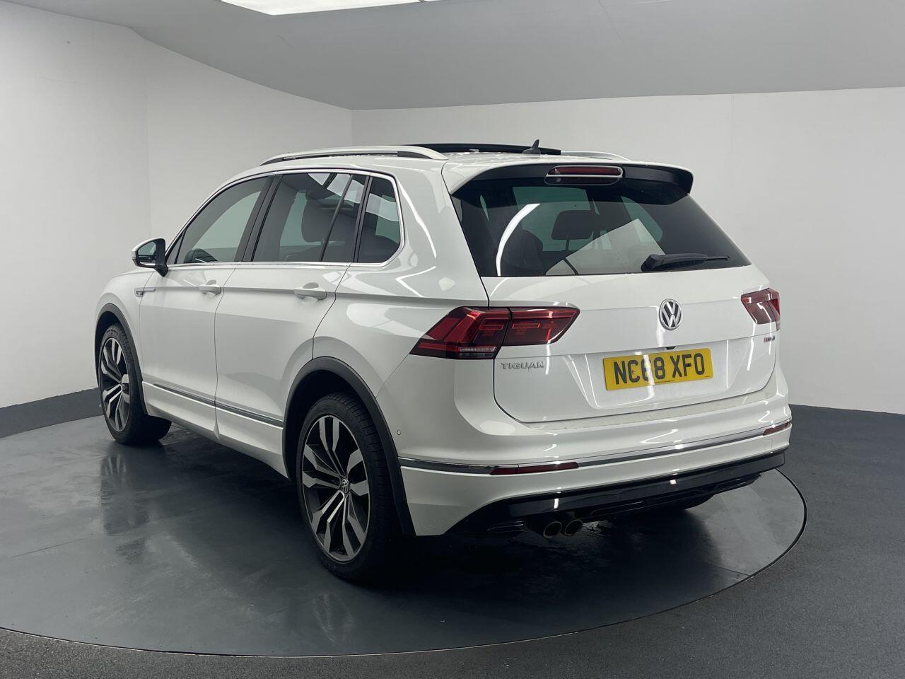 Volkswagen Tiguan - Image 11