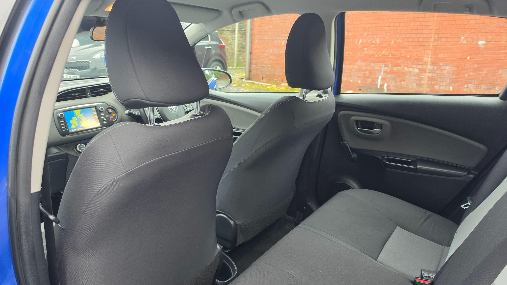 Toyota Yaris - Image 17