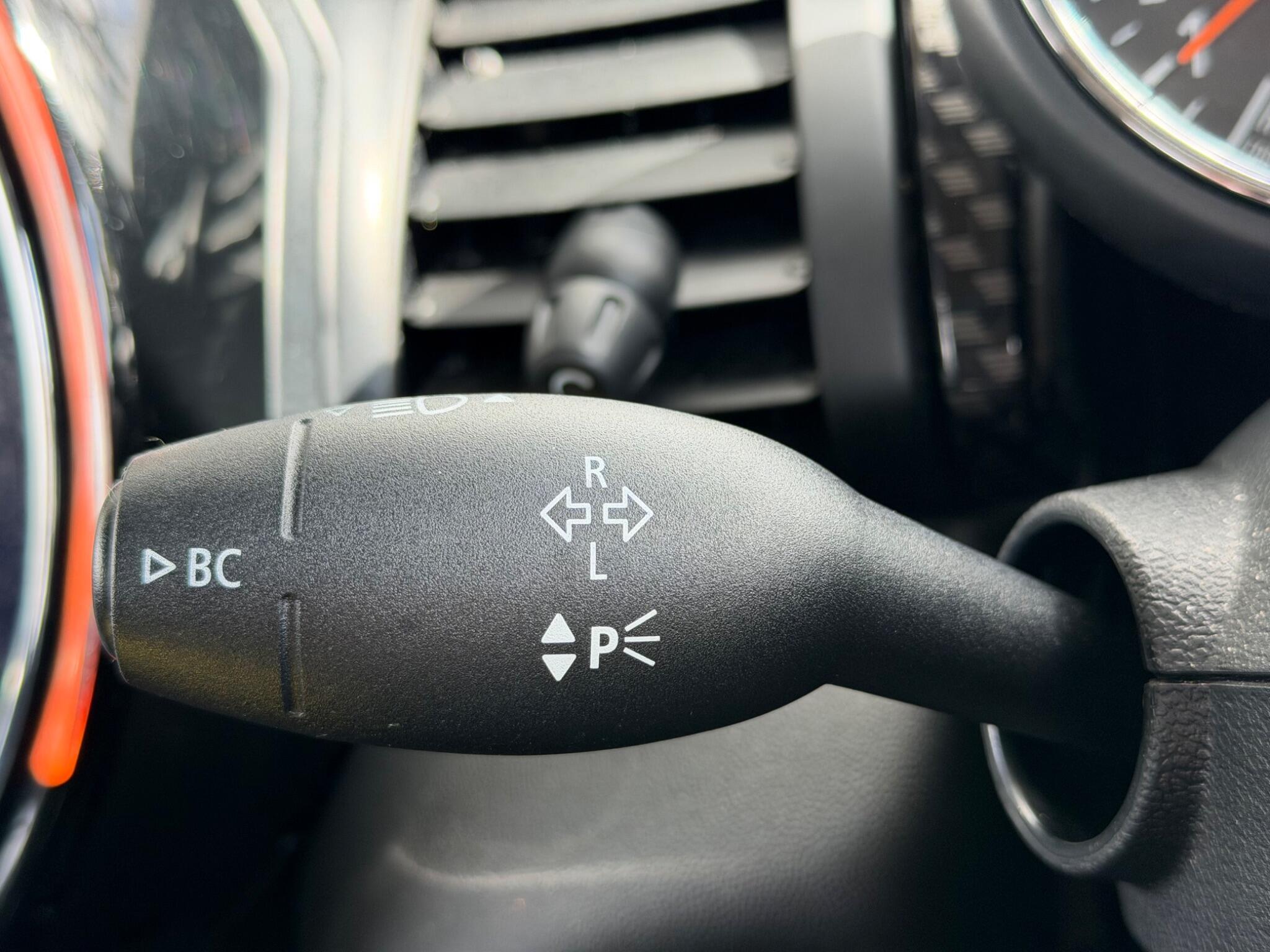 MINI Hatch - Image 23