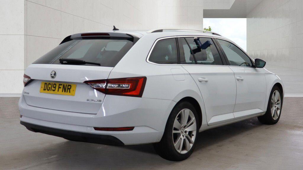 Skoda Superb - Image 6