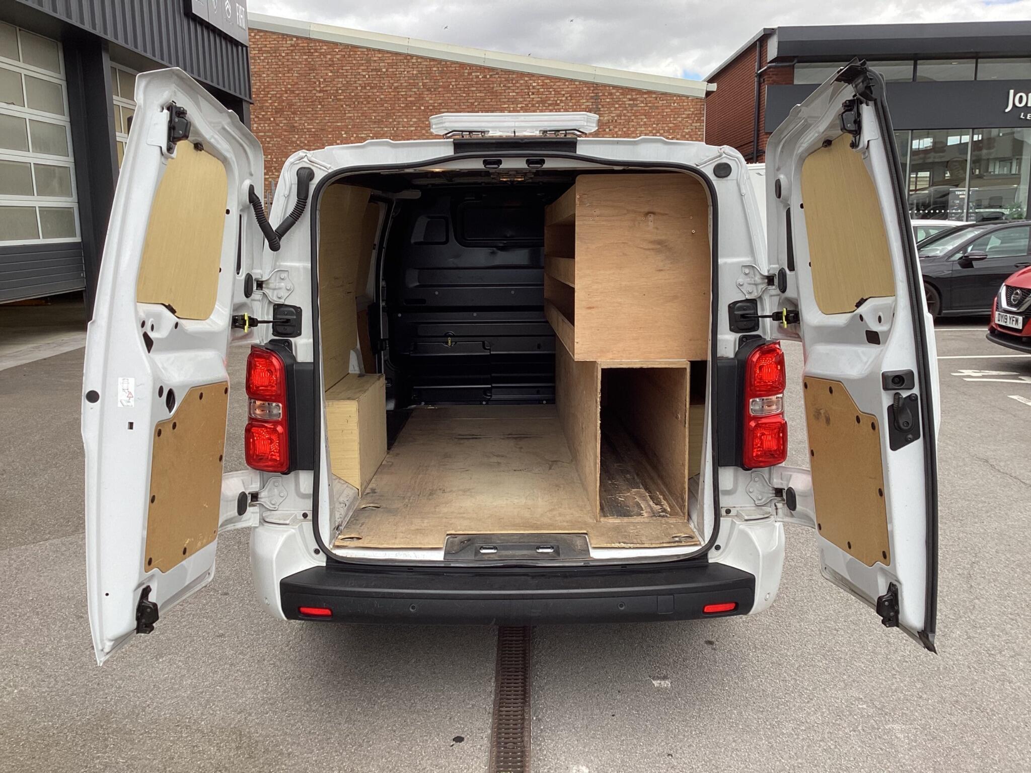 Citroen Dispatch - Image 9