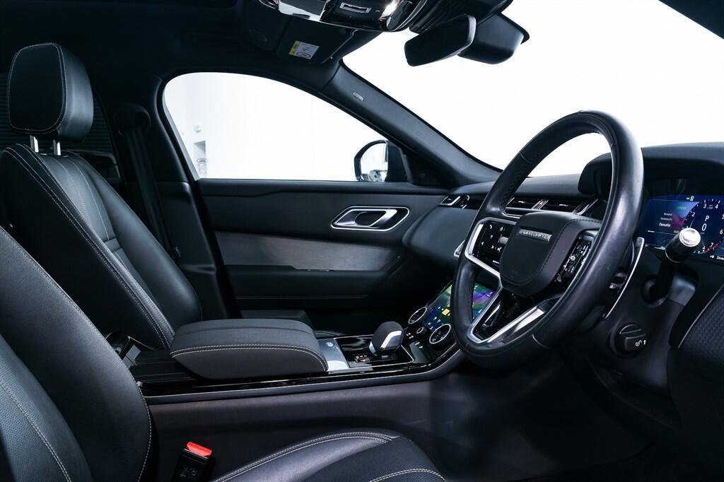 Land Rover Range Rover Velar - Image 12