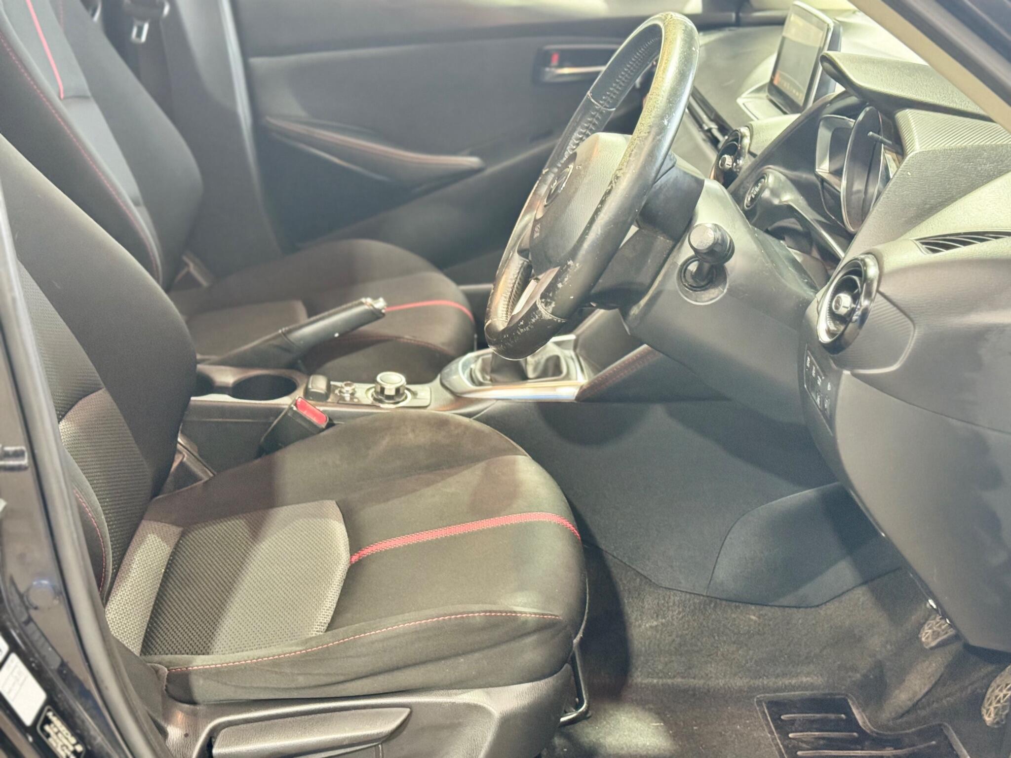 Mazda MAZDA2 - Image 11