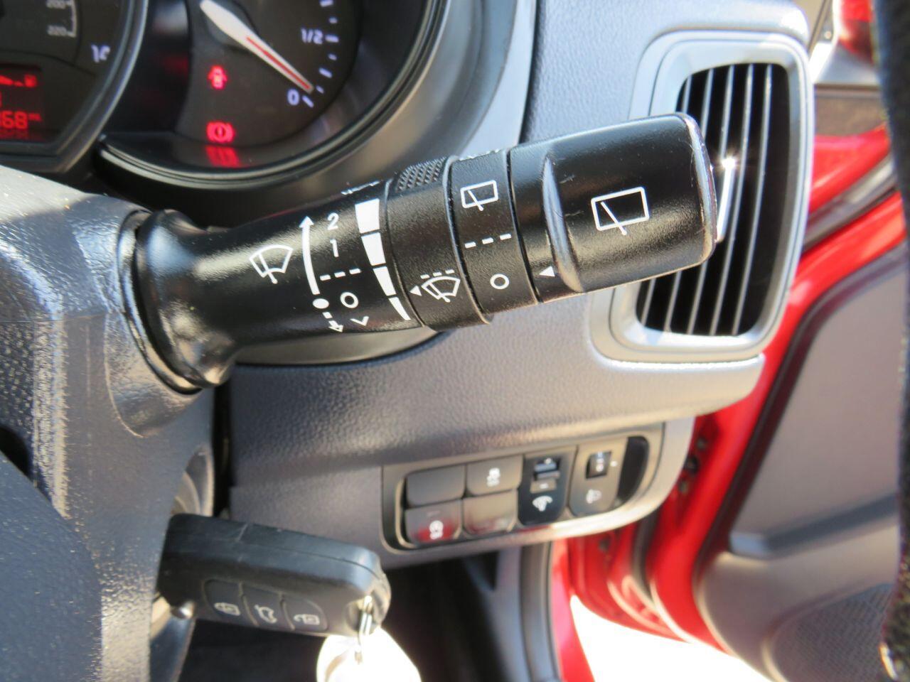 Kia Rio - Image 18