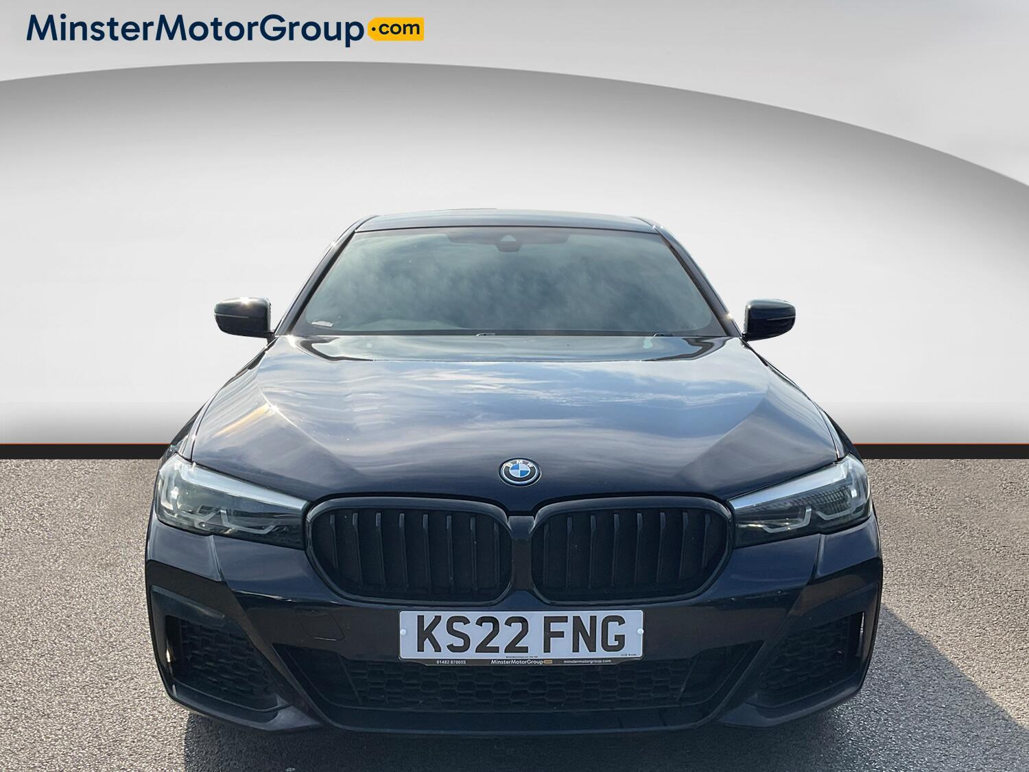 BMW 5 Series - Image 5