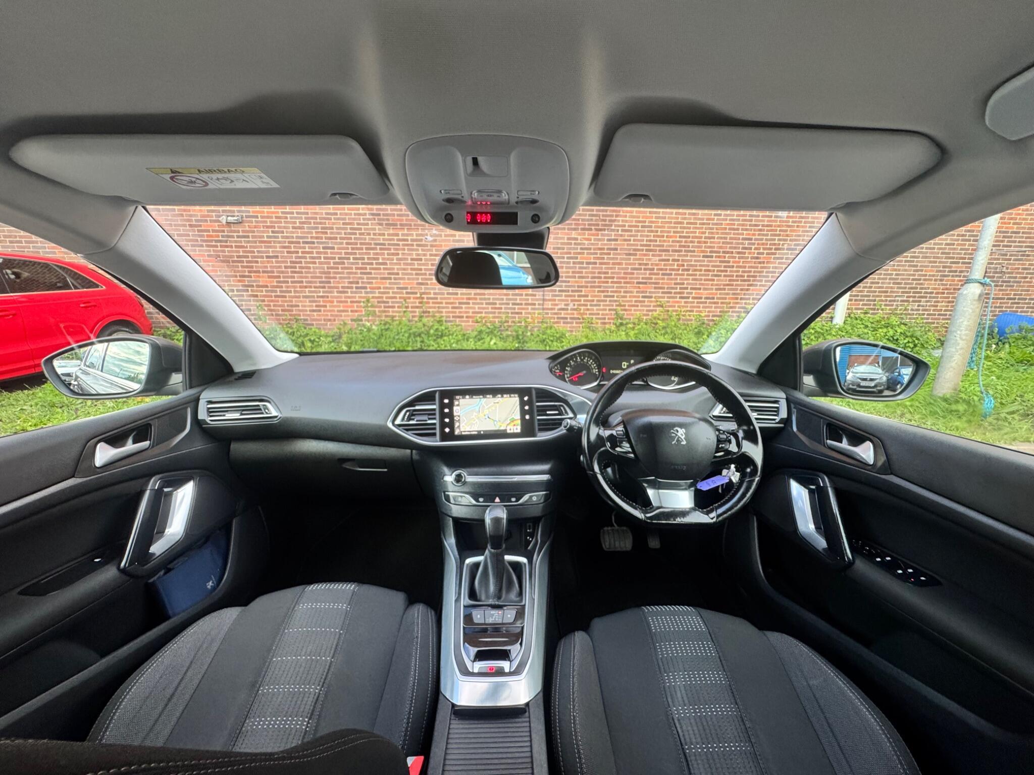 Peugeot 308 - Image 3
