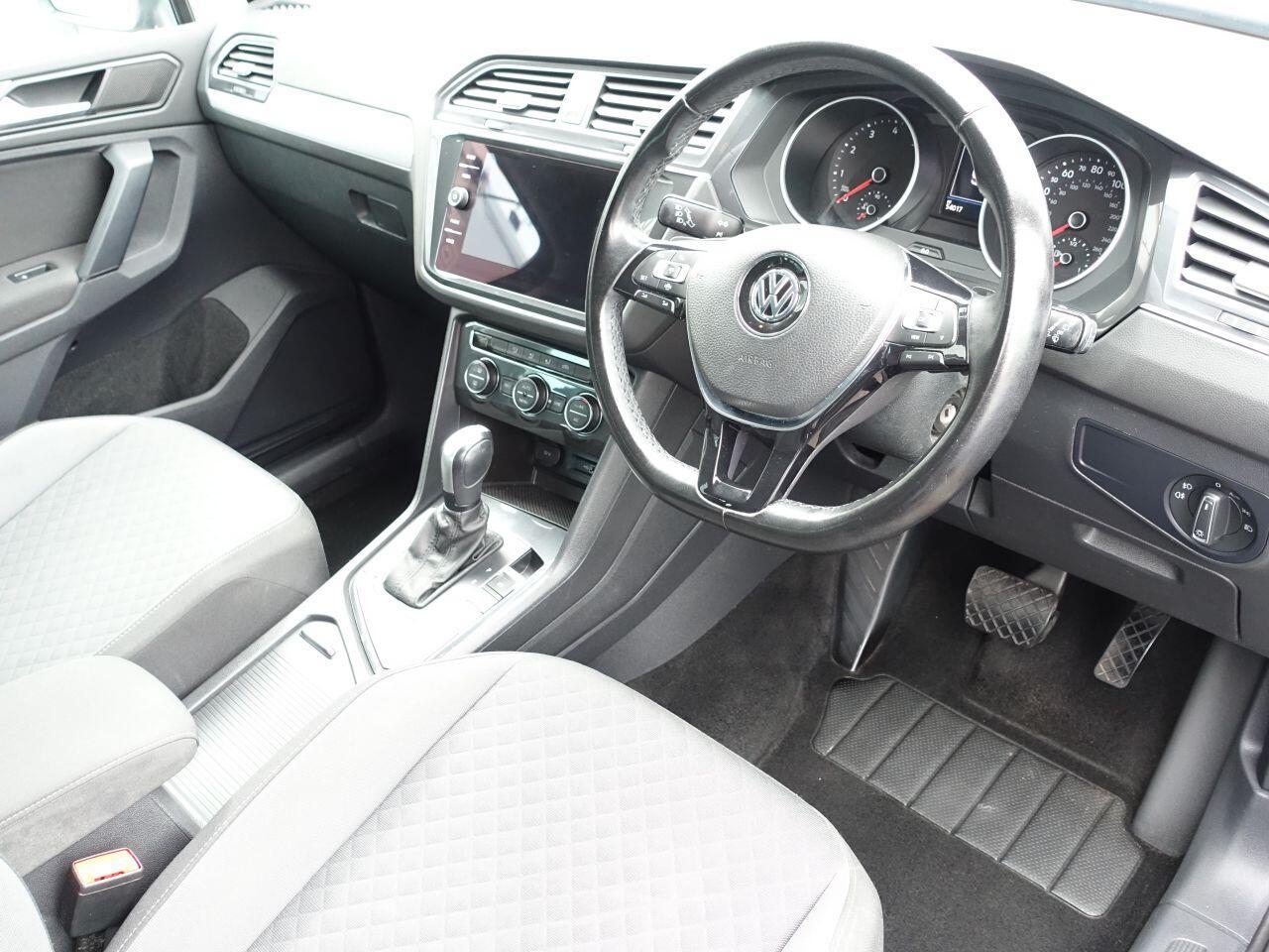 Volkswagen Tiguan - Image 2