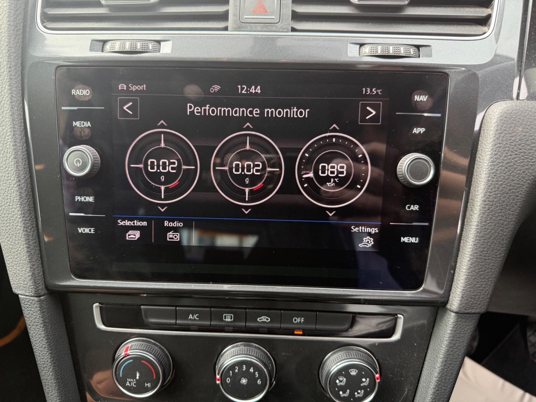 Volkswagen Golf - Image 14
