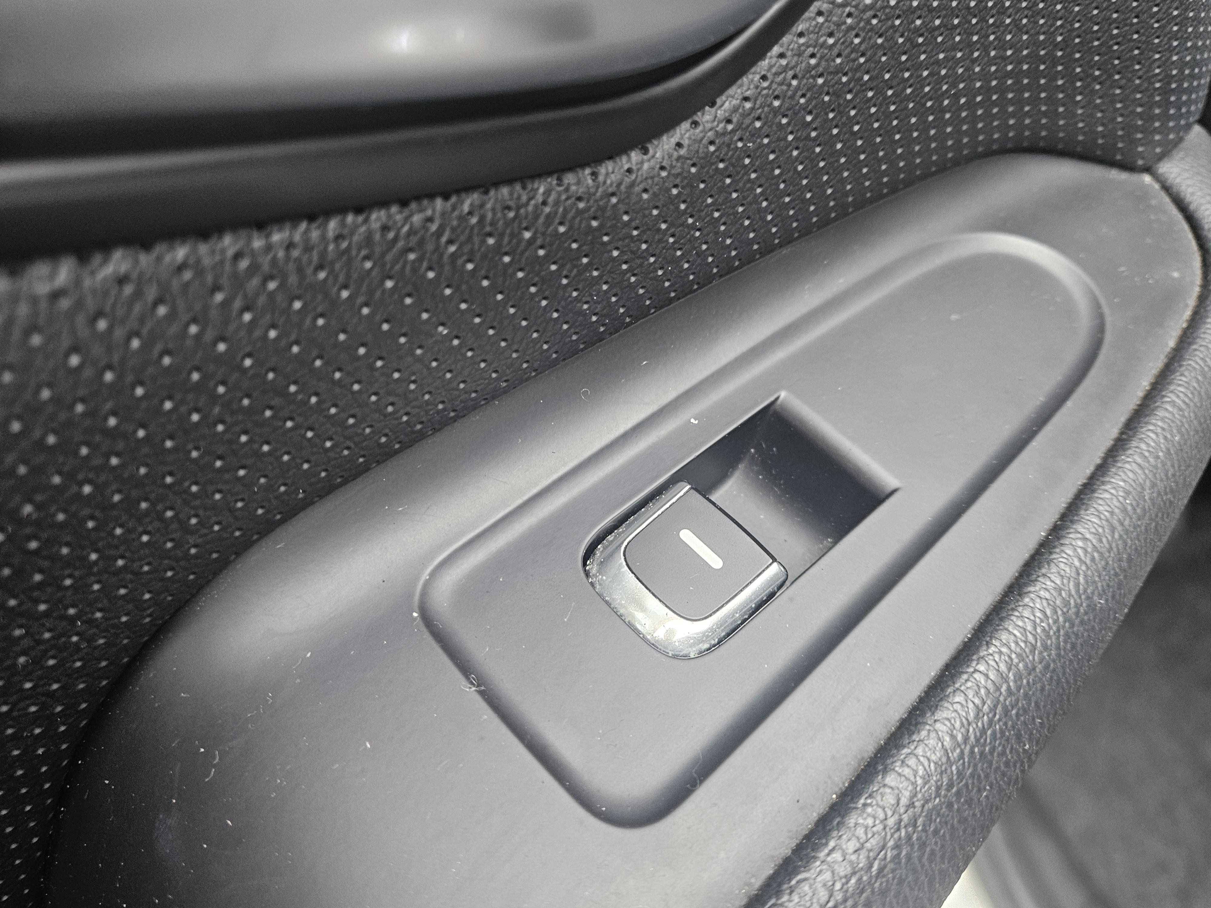 Kia Carens - Image 23