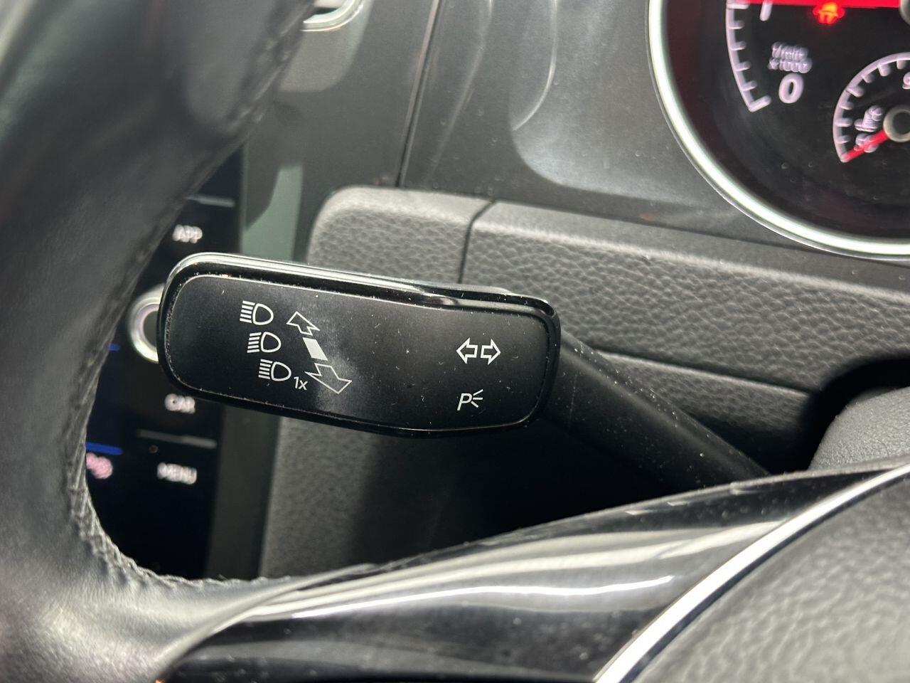 Volkswagen Golf - Image 23