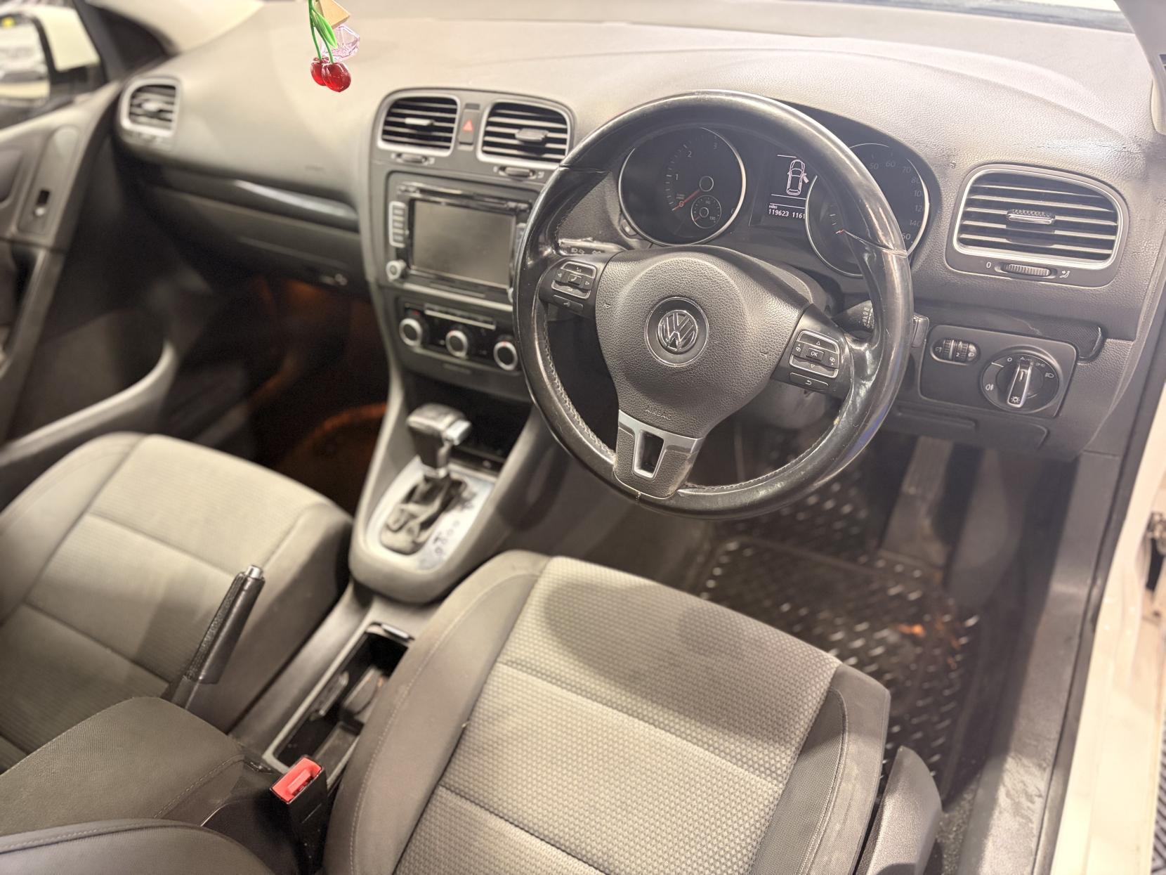 Volkswagen Golf - Image 17