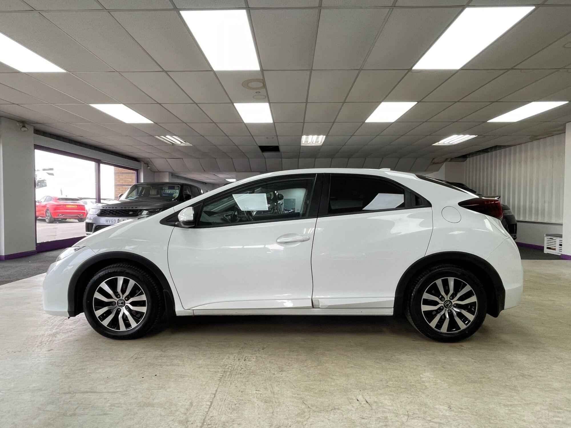 Honda Civic - Image 12