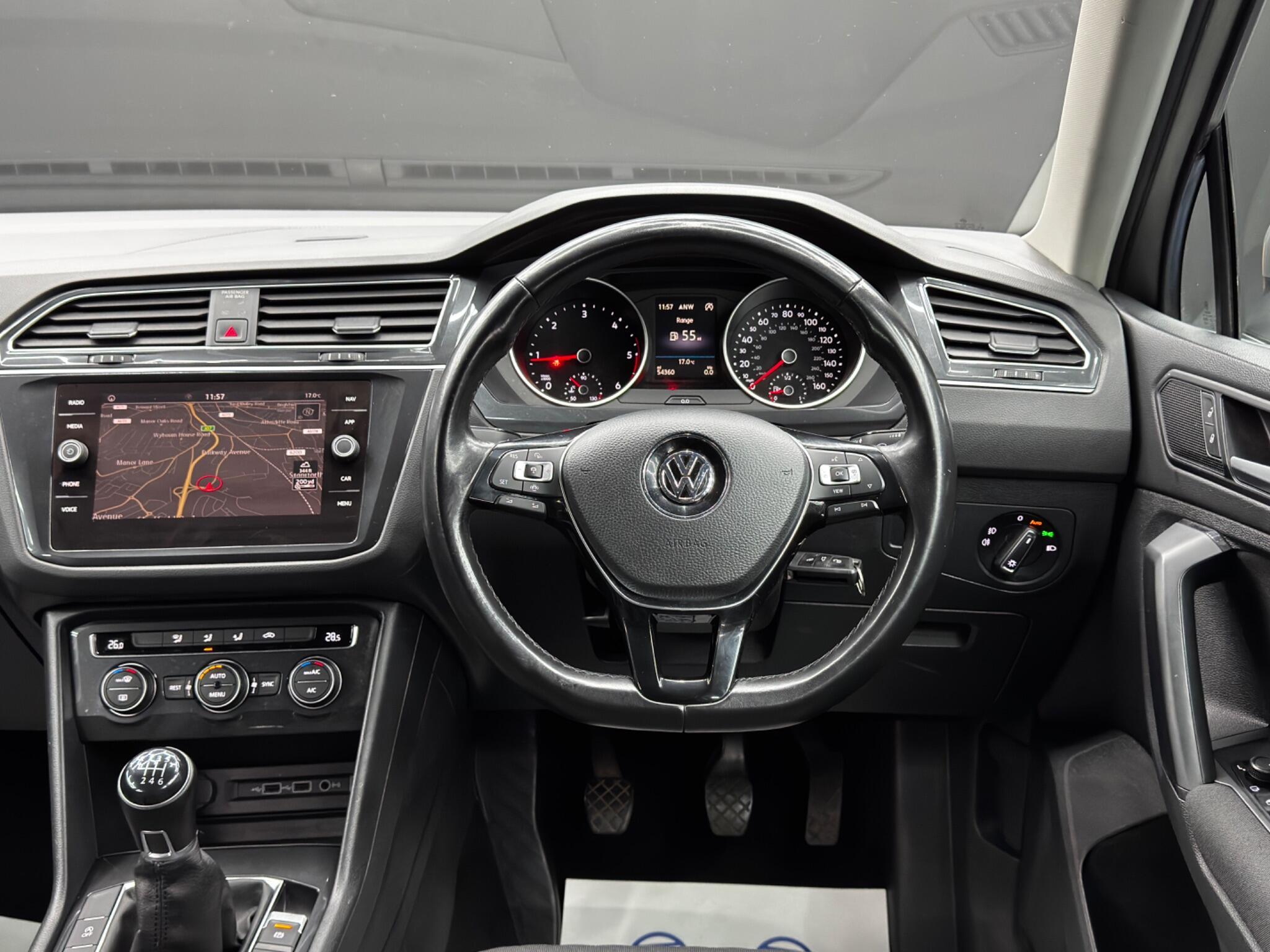 Volkswagen Tiguan - Image 18