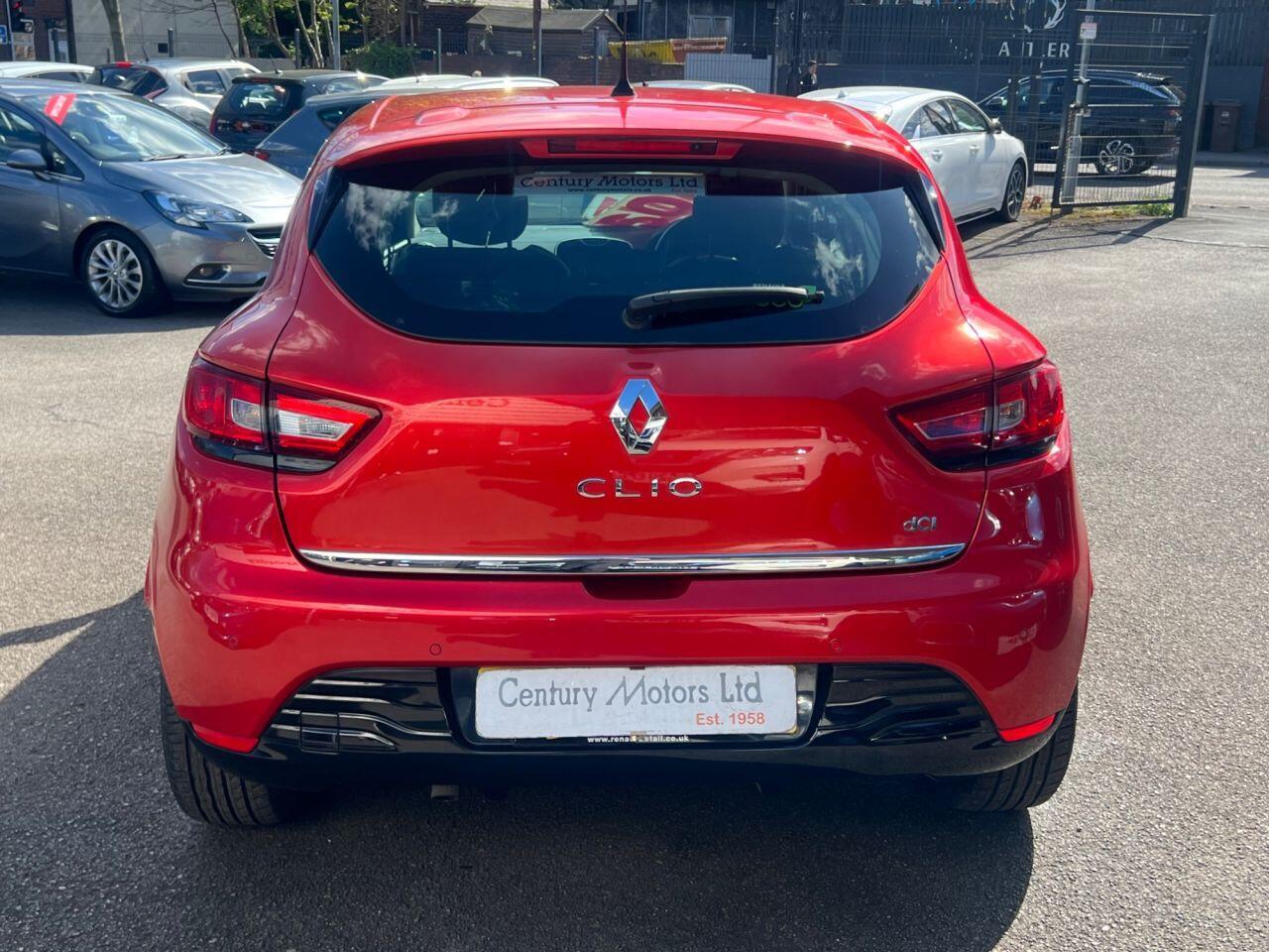 Renault Clio - Image 13