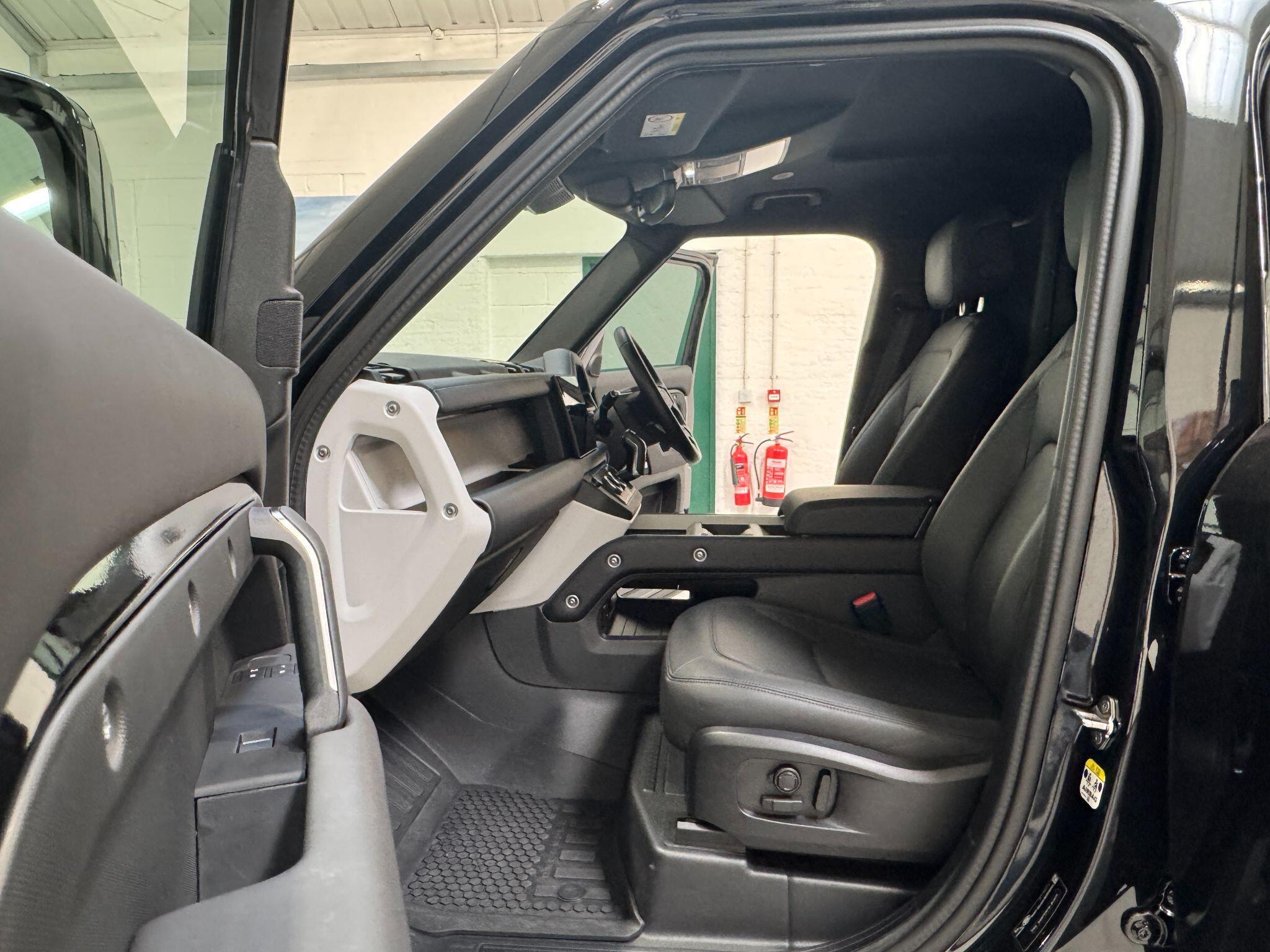 Land Rover Defender 110 - Image 52