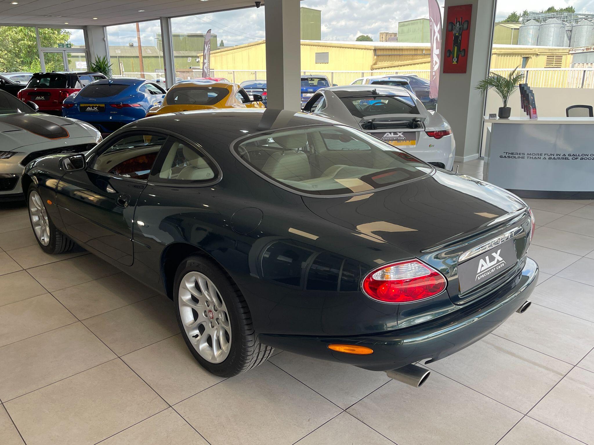 Jaguar XKR - Image 18