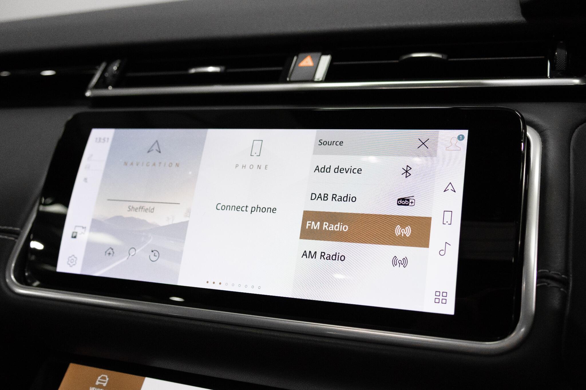 Land Rover Range Rover Velar - Image 24