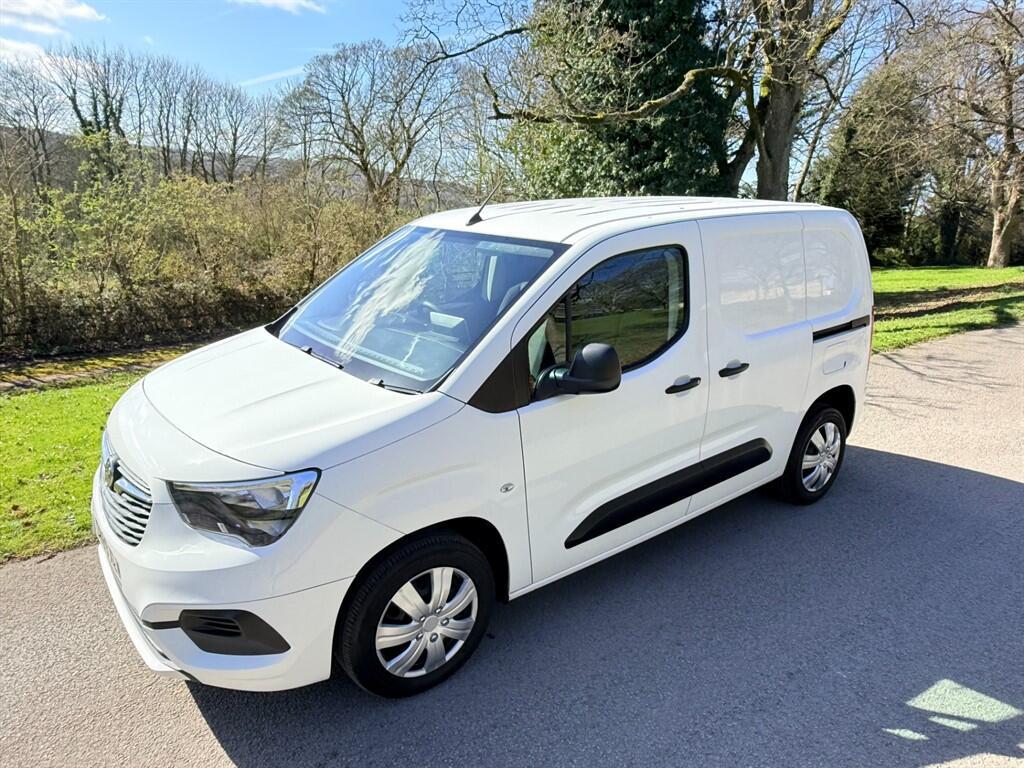 Vauxhall Combo - Image 17