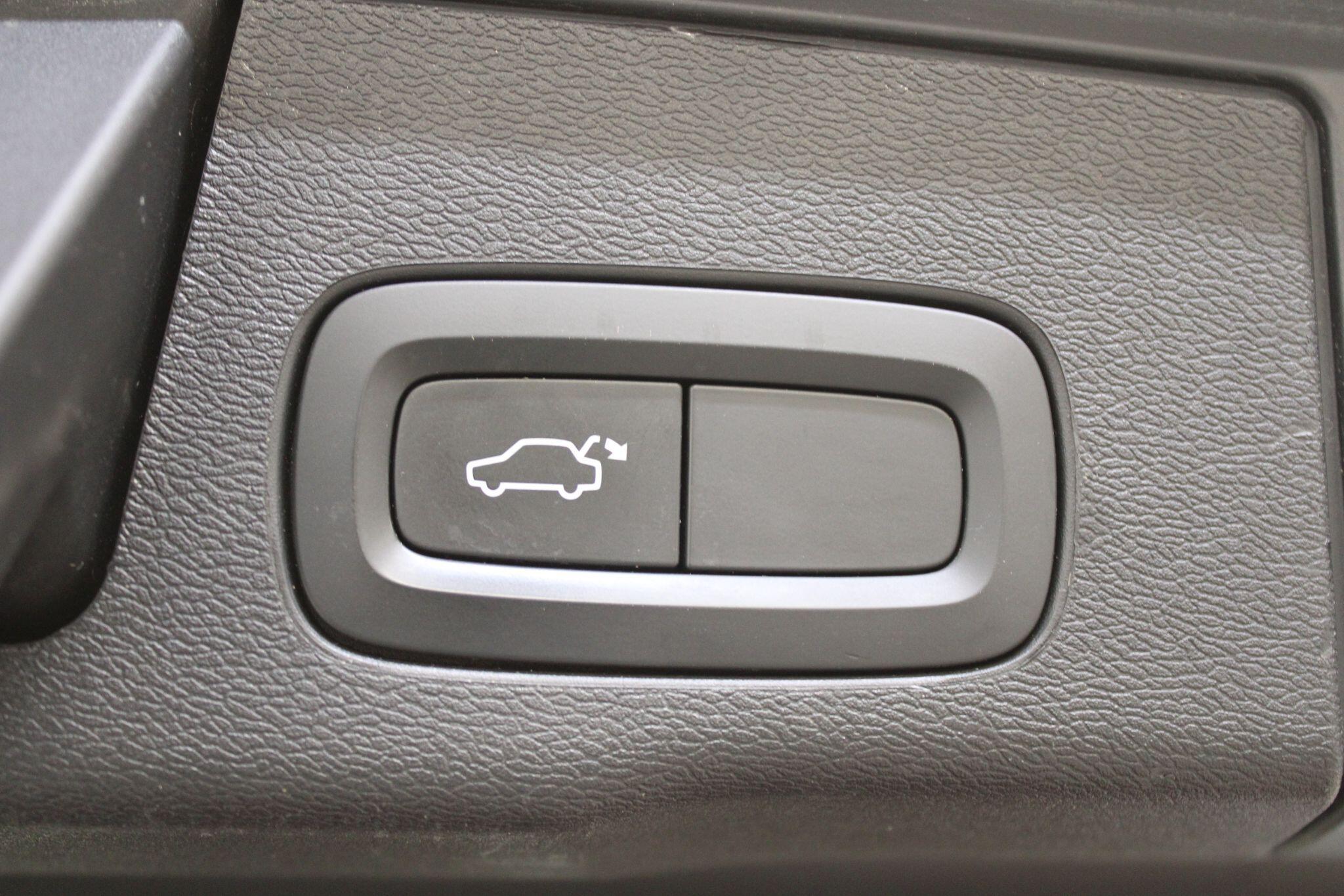 Volvo XC60 - Image 14