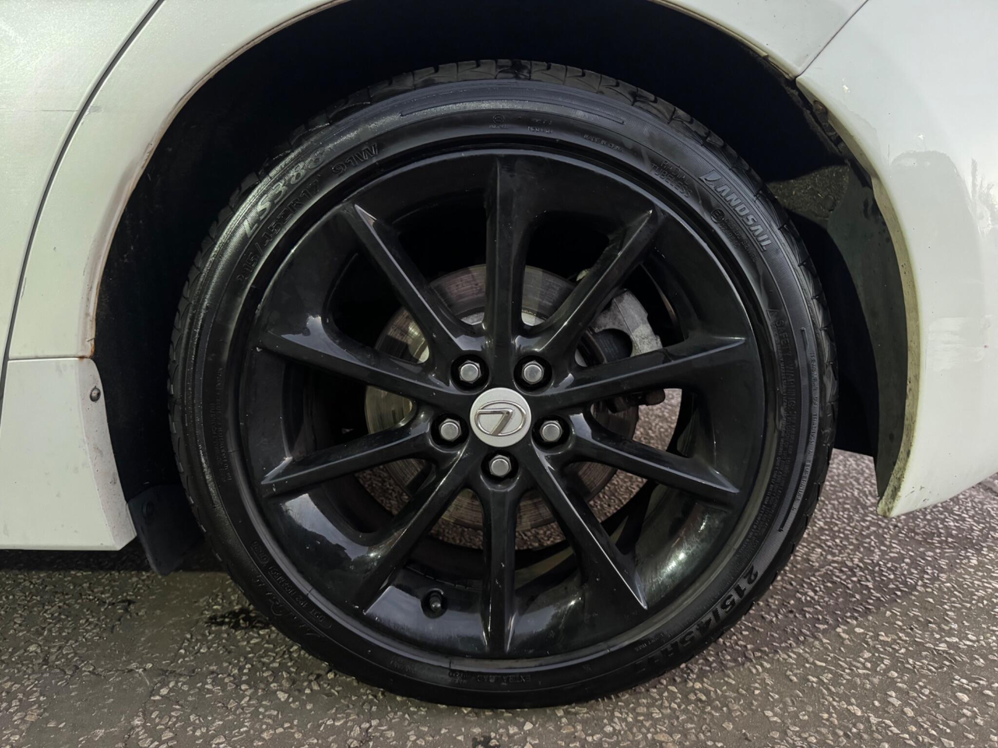 Lexus CT - Image 20