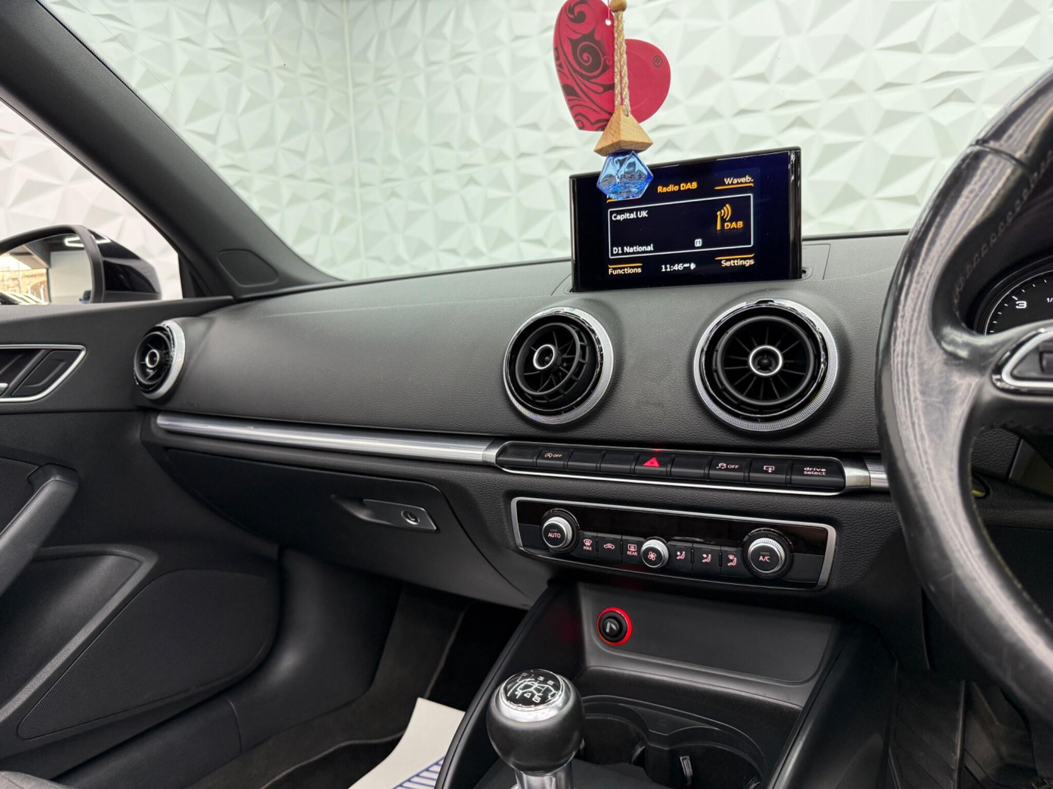 Audi A3 CABRIOLET - Image 18